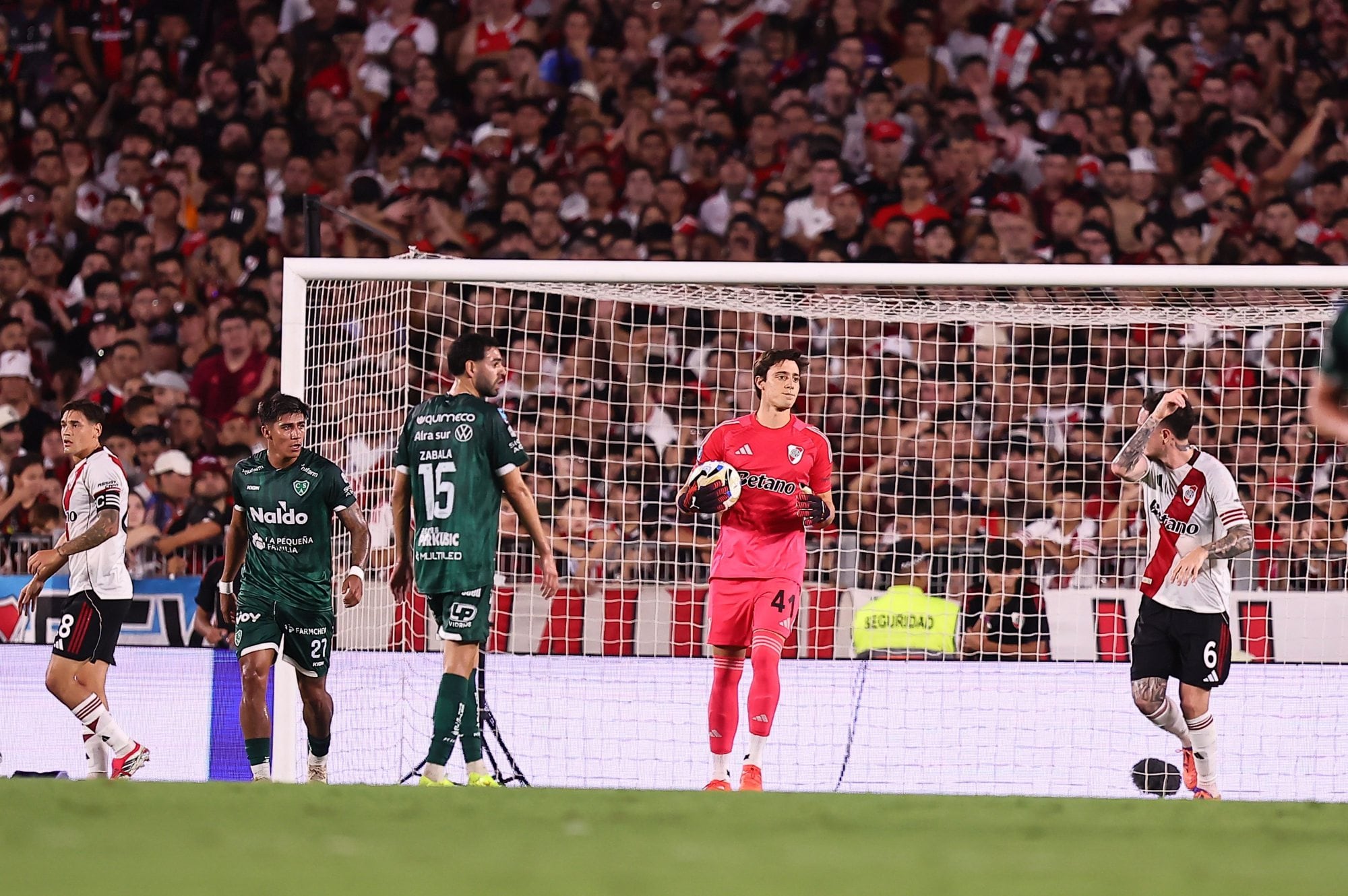 Beltrán casi no tuvo trabajo pero fue clave en las dos atajadas que tuvo en el partido