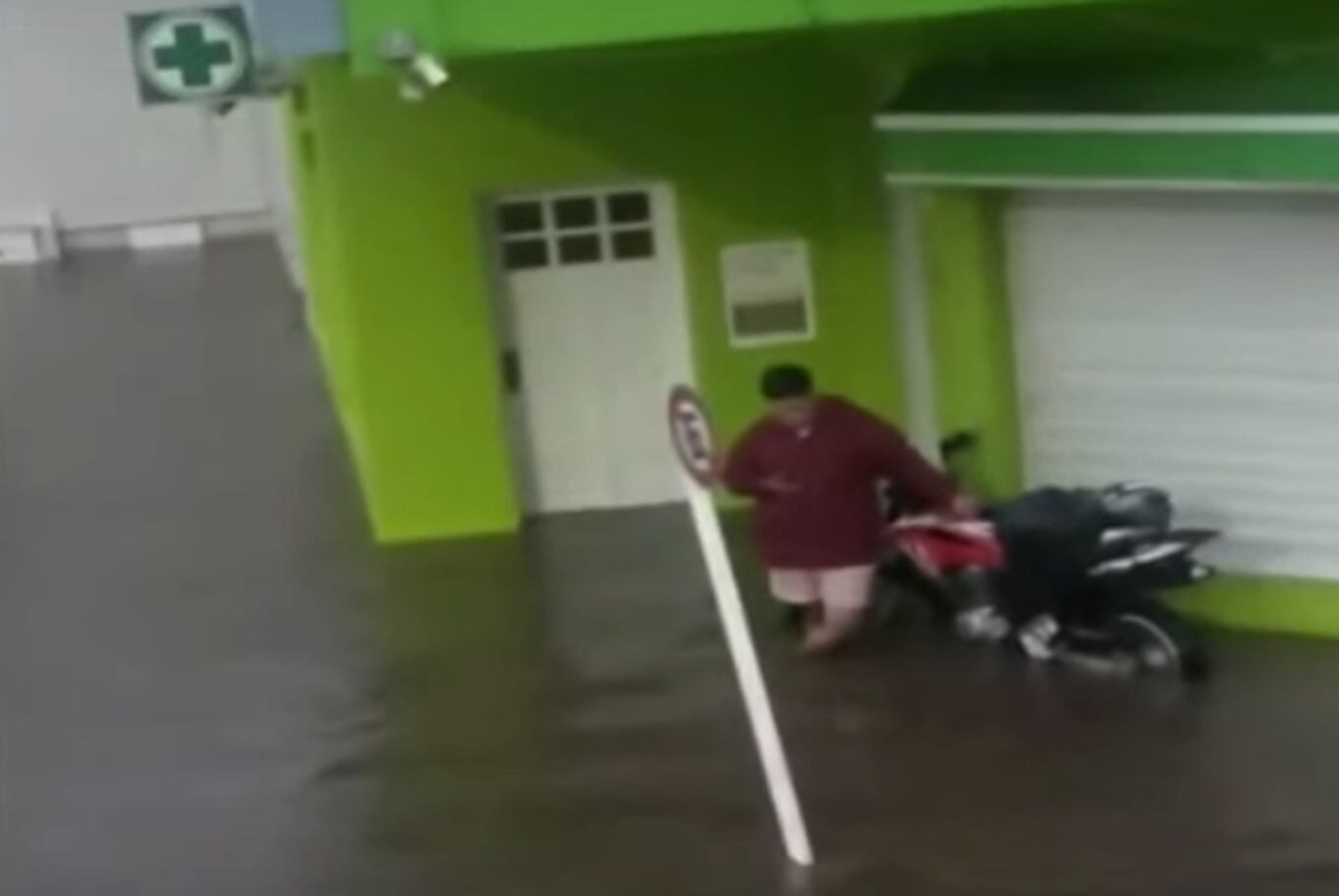 Una fuerte tormenta provocó graves inundaciones en Bahía Blanca