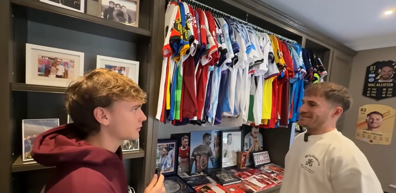 En el video de Agusneta y de Teo D´Elia se puede ver el museo de camisetas de Mac Allister