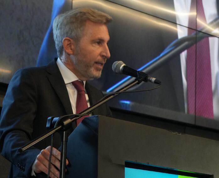 Frigerio fue especialmente enfático al referirse a los Derechos de Exportación (DEX): “Retenciones primero porque no puede haber ninguna prioridad en el gobierno nacional de bajar impuestos antes que la maldita retención”