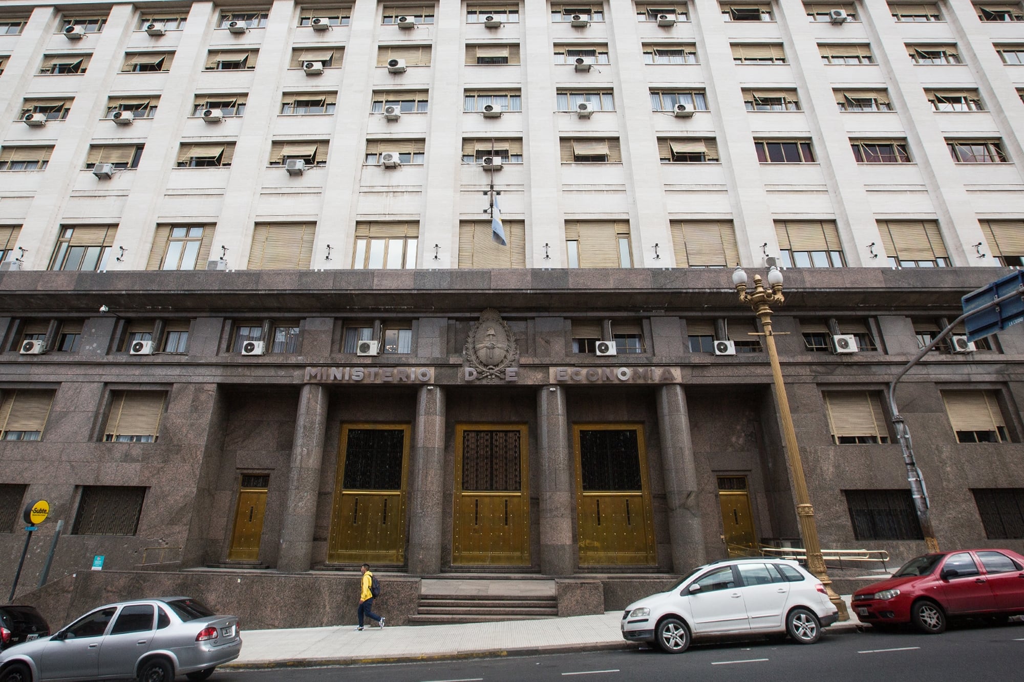 Hoy el tesoro lleva a cabo una licitación para cubrir vencimientos por $8,5 billones