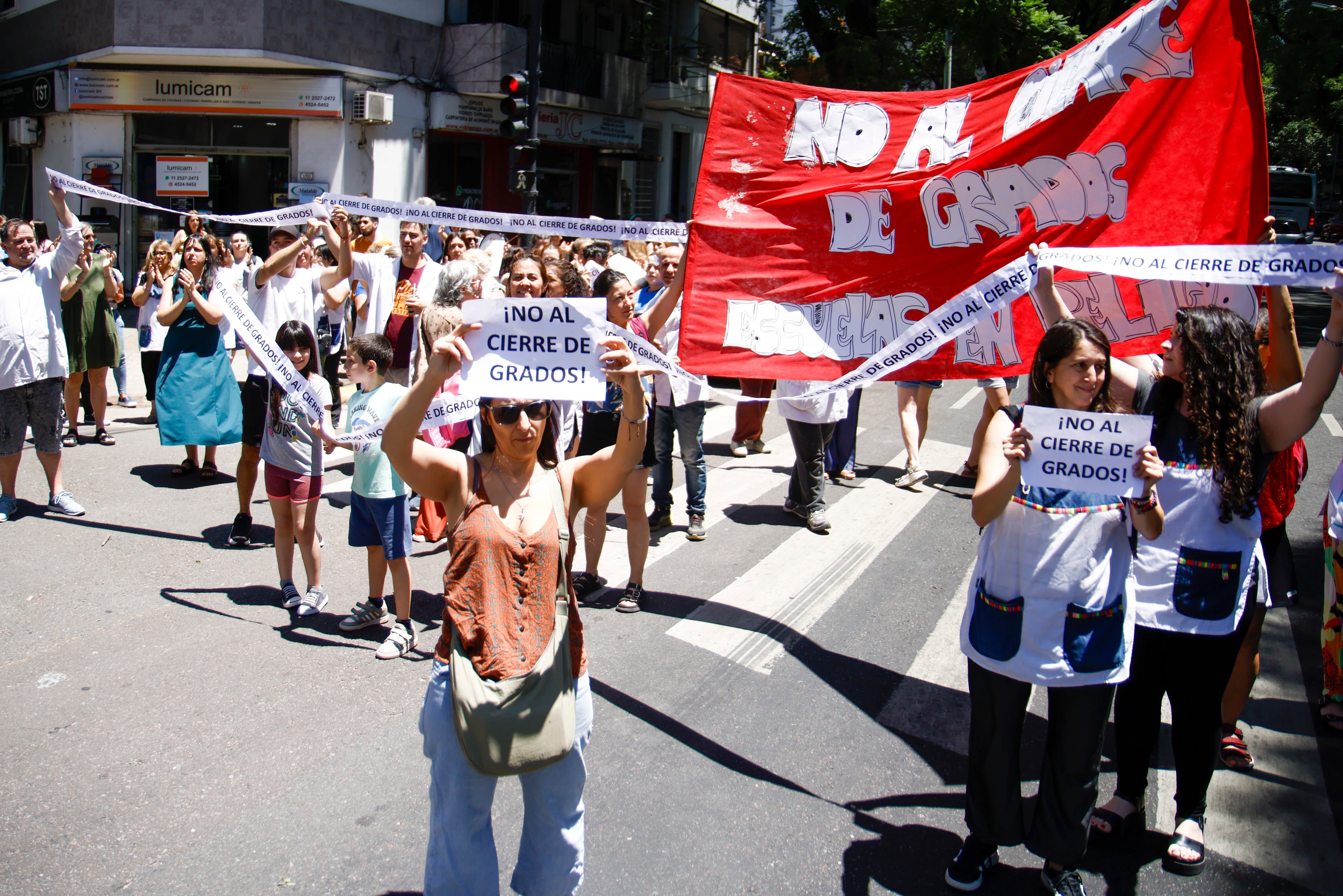 Por la baja matriculación, empiezan los cierres de grados en escuelas públicas porteñas y hay quejas