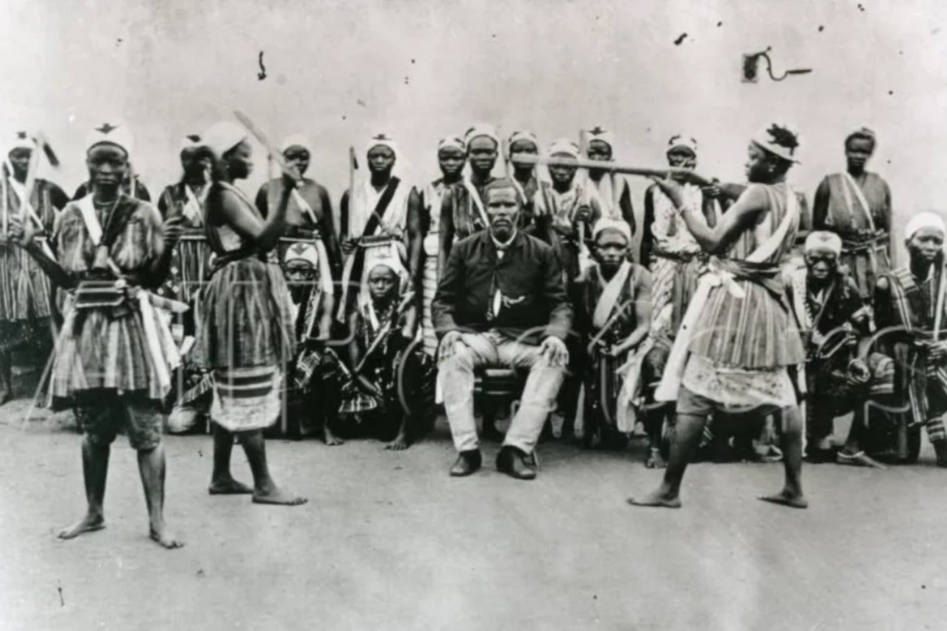 Las agojies o amazonas de Dahomey manejaban a la perfección varias clases de armas