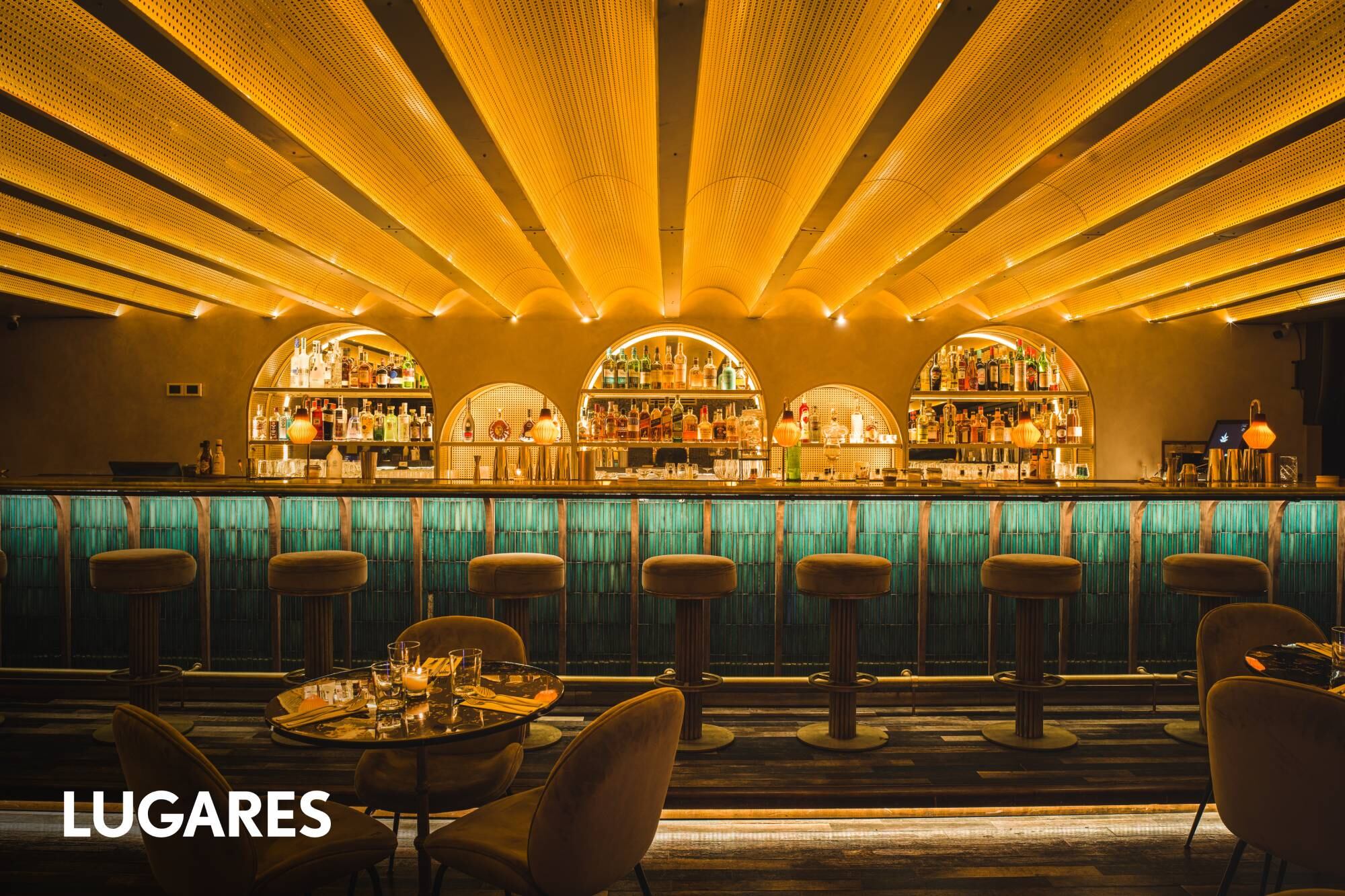 El bar con cócteles de autor y cocina franco-vietnamita que se convirtió en una referencia de la noche porteña