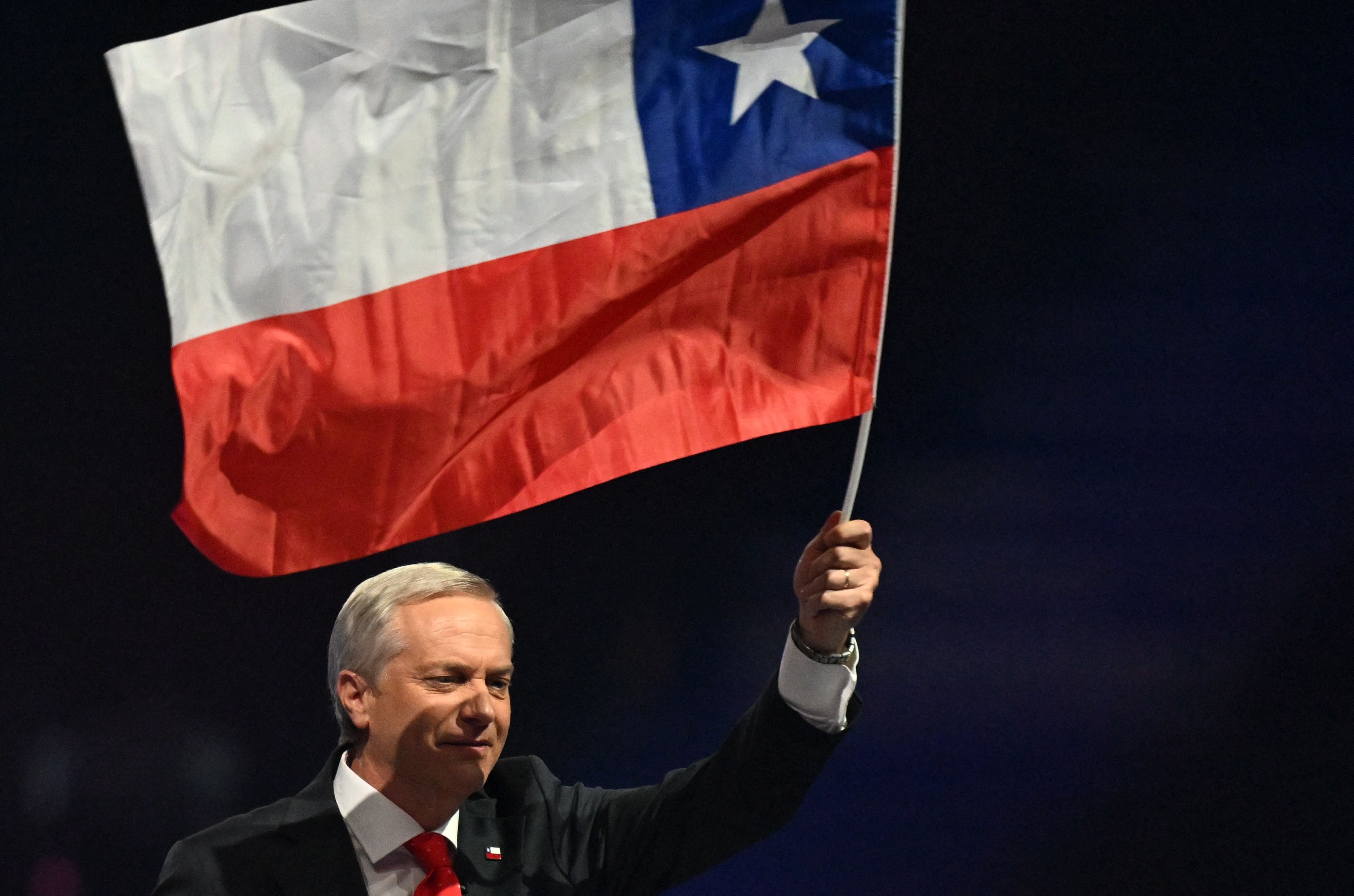 José Antonio Kast en el acto de cierre de campaña en el Movistar Arena de Santiago