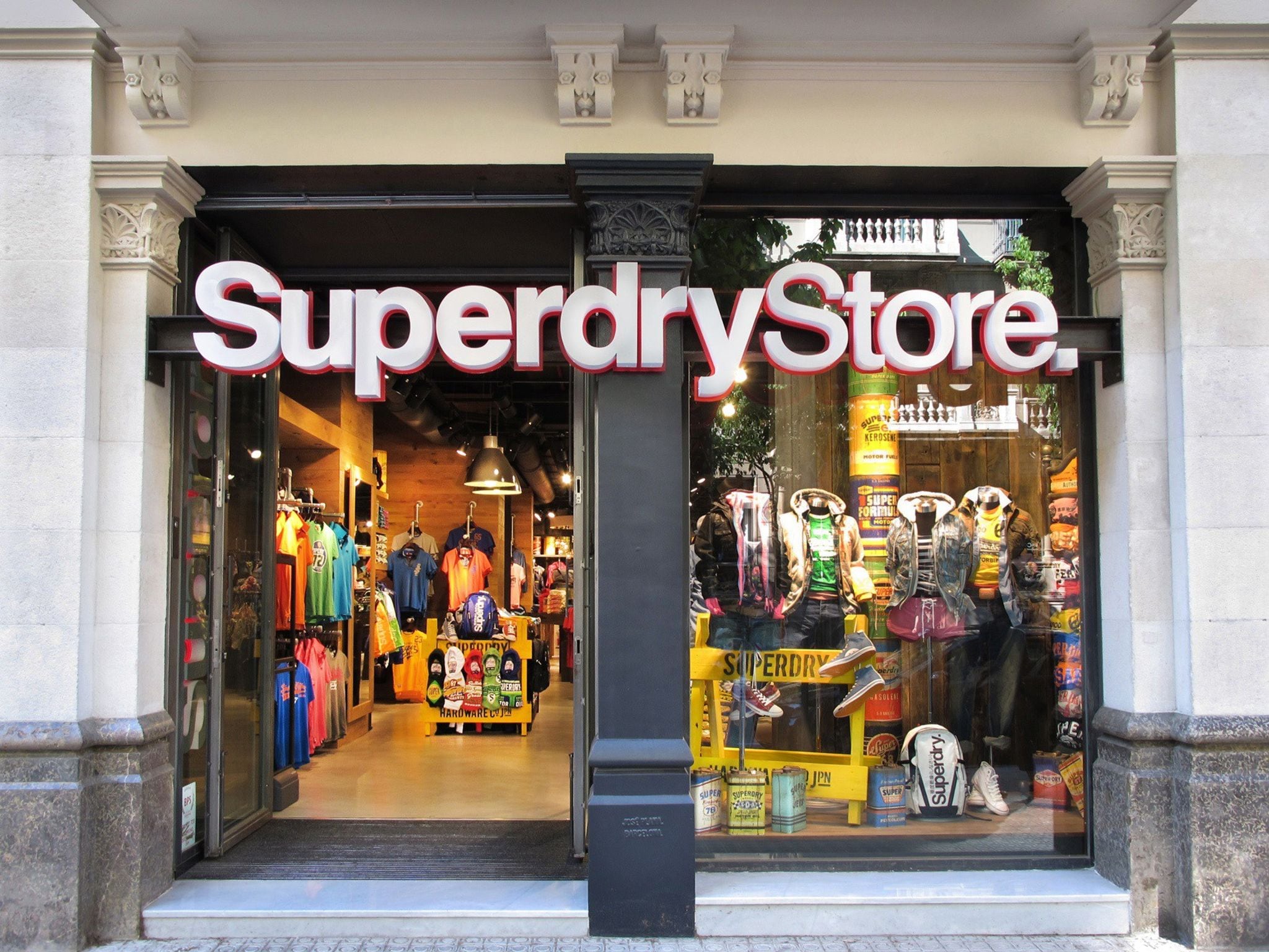 Superdry elige a la Argentina como base para su reconversión global