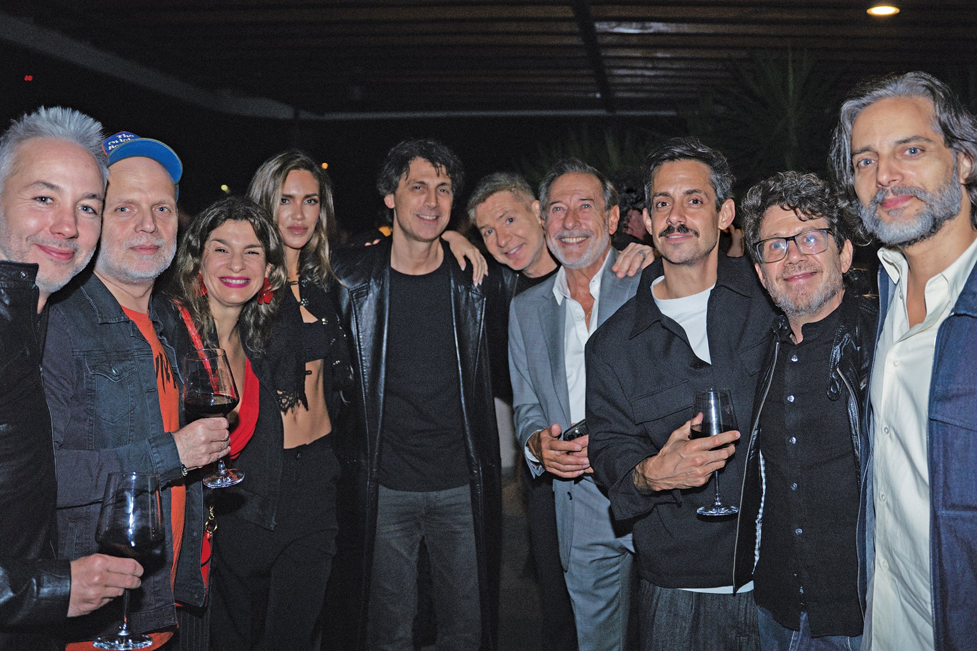 De izquierda a derecha, Diego Iglesias, Sebastián
Wainraich, Dalia Gutmann, Lucas Langelotti,
Adrián Suar, Guillermo Francella, Agustín “Rada”
Aristarán, Peto Menahem y Joaquín Furriel