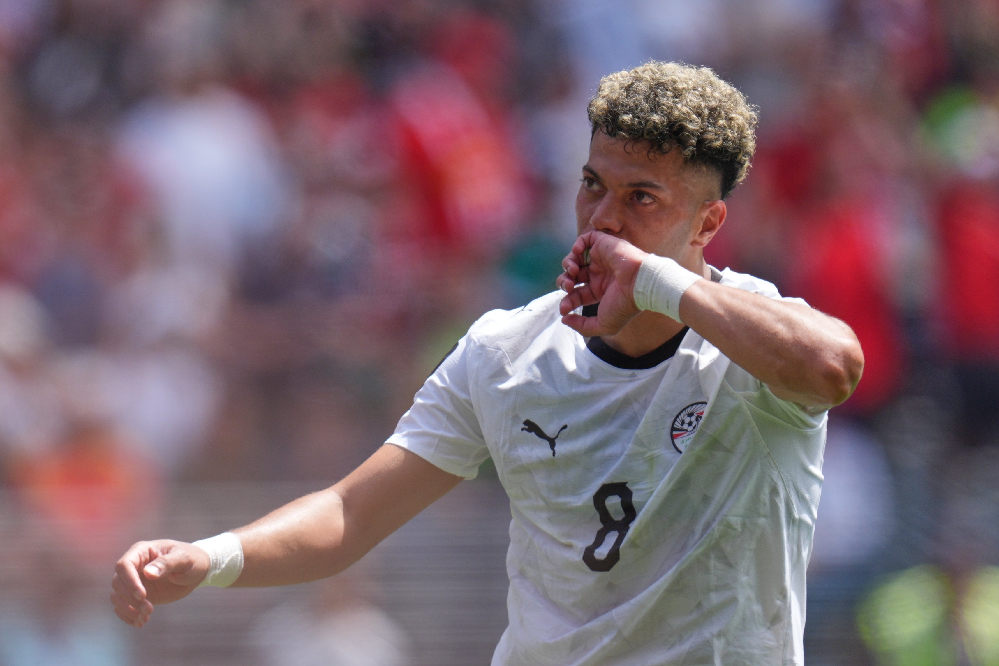 Emam Ashour, el faraón rebelde: estuvo preso, paga millones en multas y es el dueño del gol en Egipto