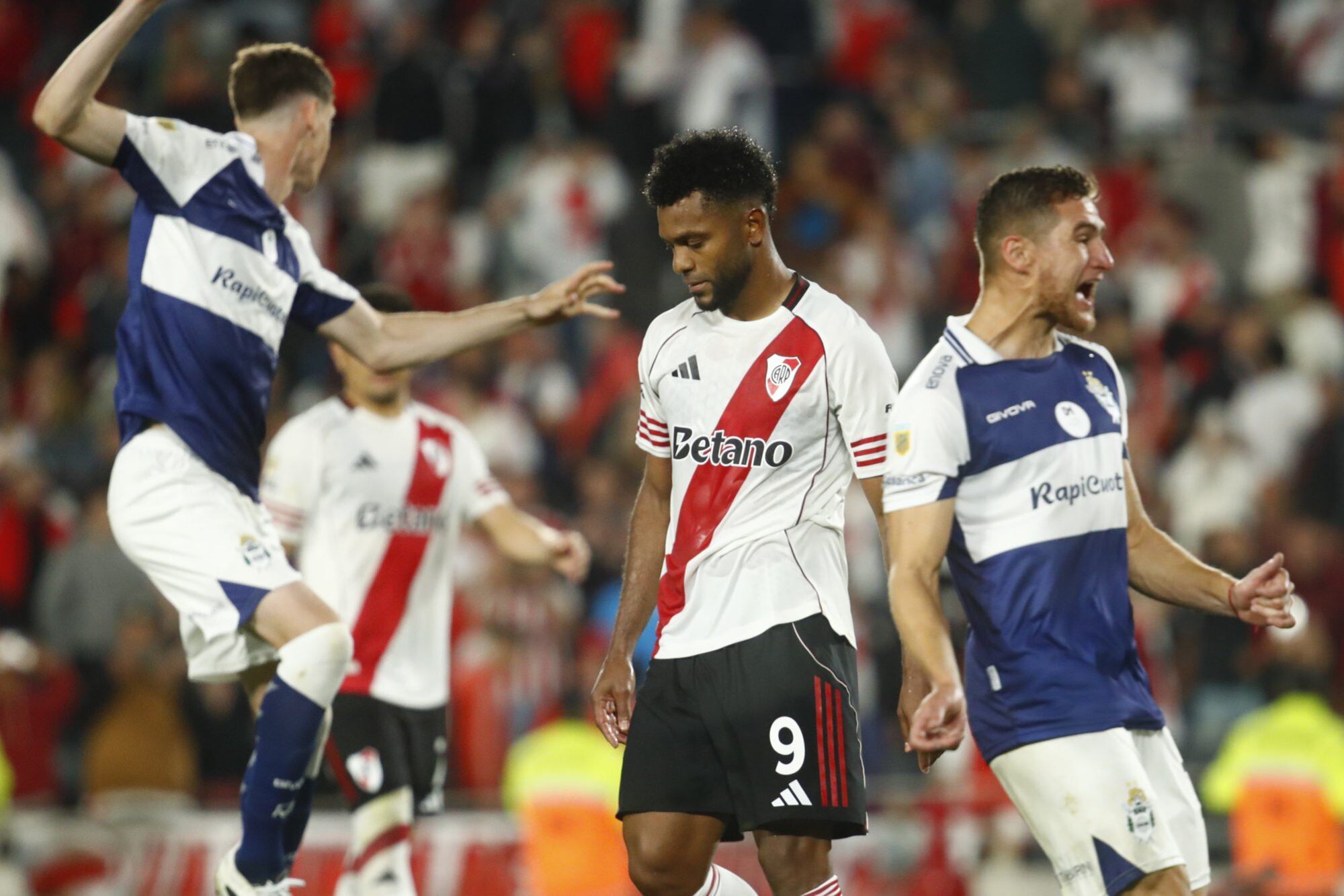 Gimnasia celebró a lo grande ante River el fin de semana pasado y se ilusiona con meterse en los playoffs del Clausura
