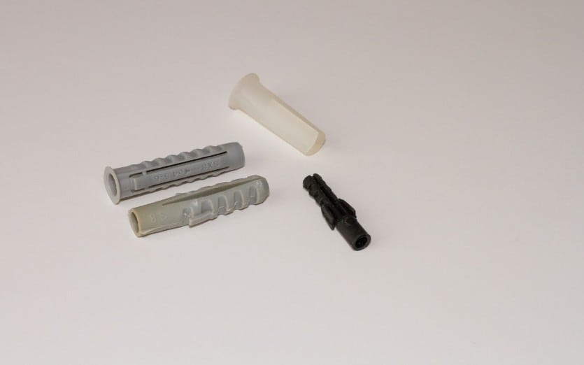 El tarugo es la pieza clave para lograr que un tornillo quede firme dentro de la pared (Foto: Freepik)