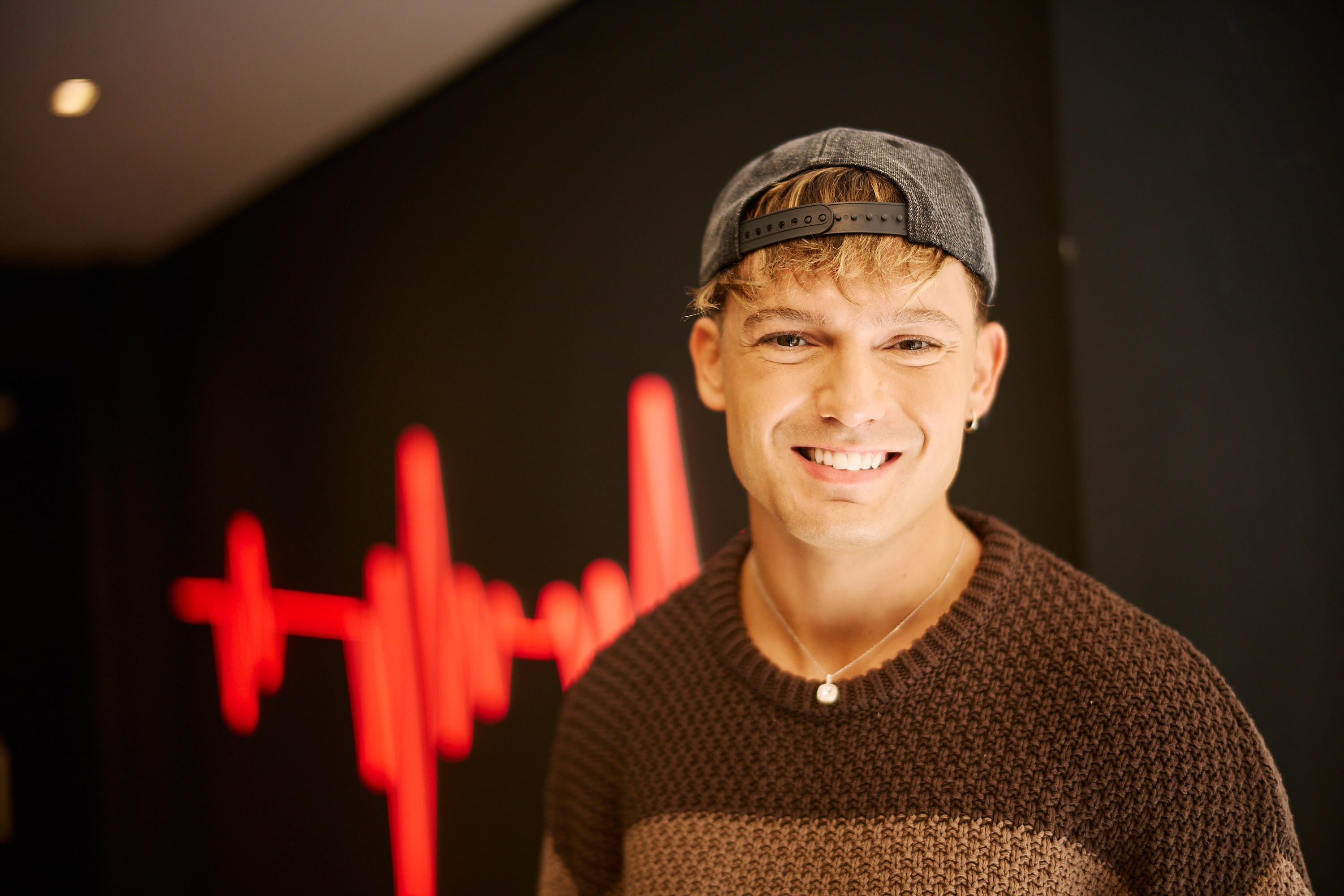 Lucas atraviesa un presente profesional que lo entusiasma y aseguró que quiere seguir trabajando en televisión, YouTube y la música mientras conserve la pasión que lo impulsó a comenzar su carrera