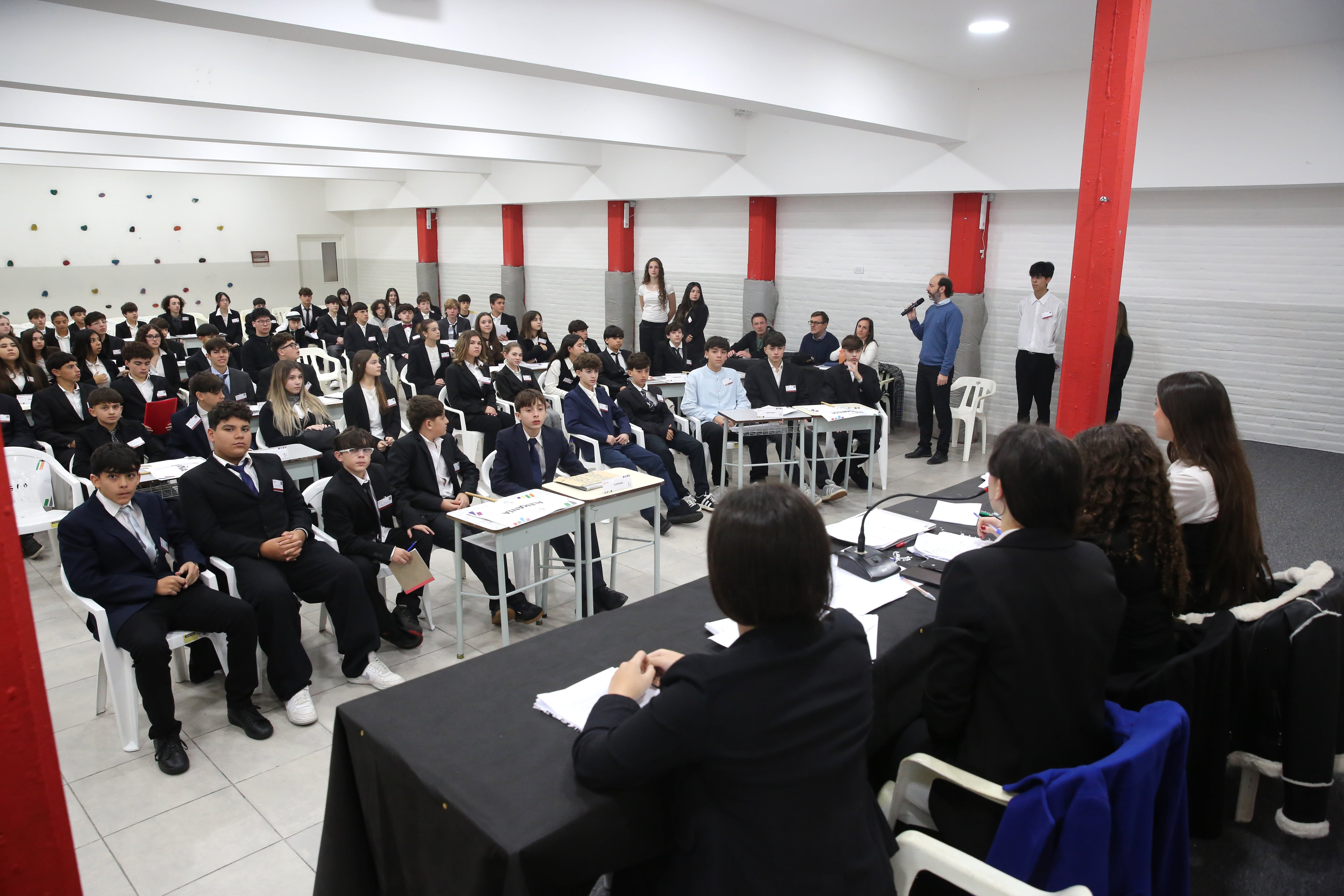 Monur recrea el funcionamiento de organismos internacionales y reúne a estudiantes en instancias de debate, negociación y representación diplomática
