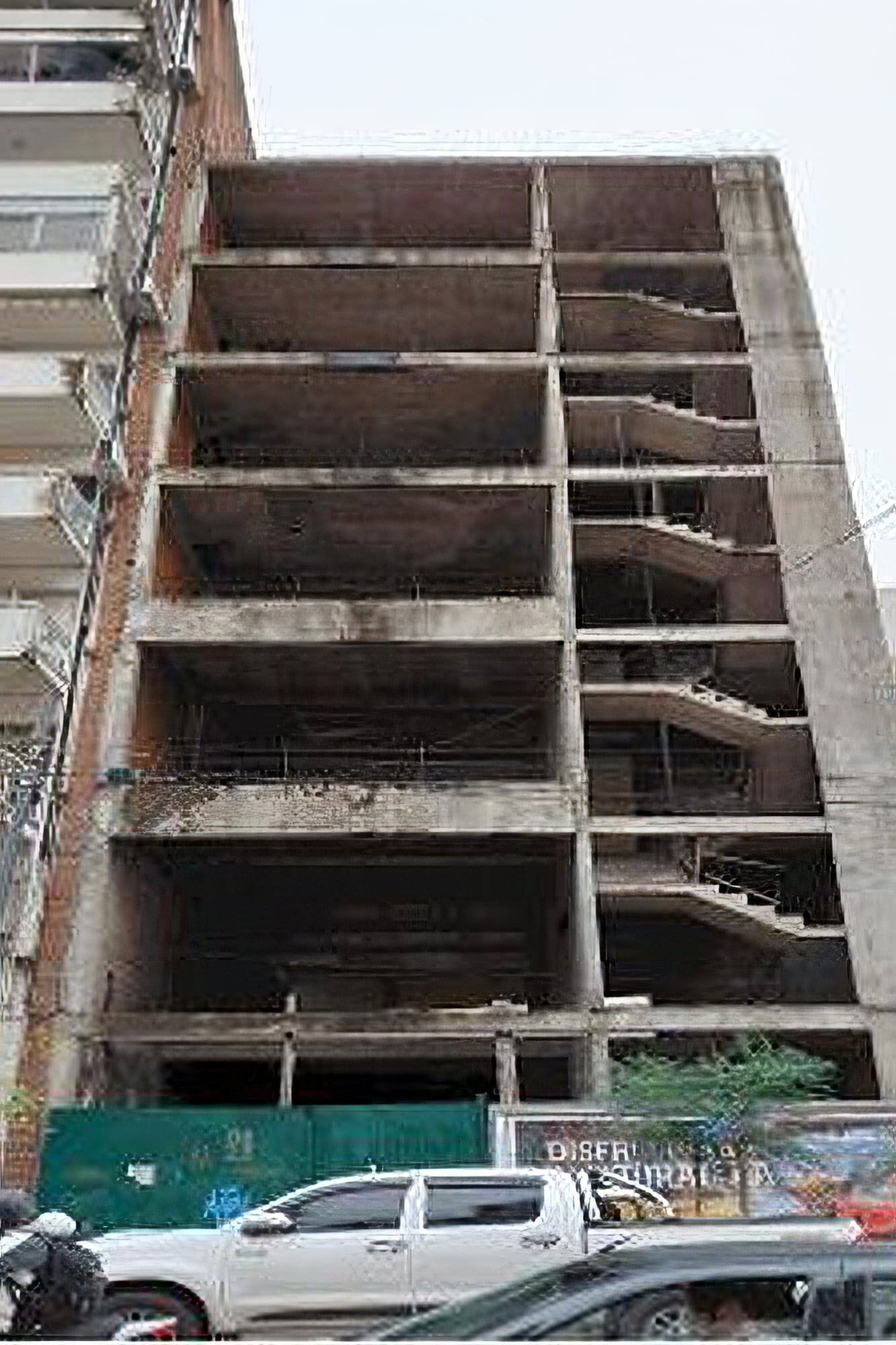 Un terreno urbano con una estructura destinada a un edificio comercial de oficinas se subastará el 7 de julio