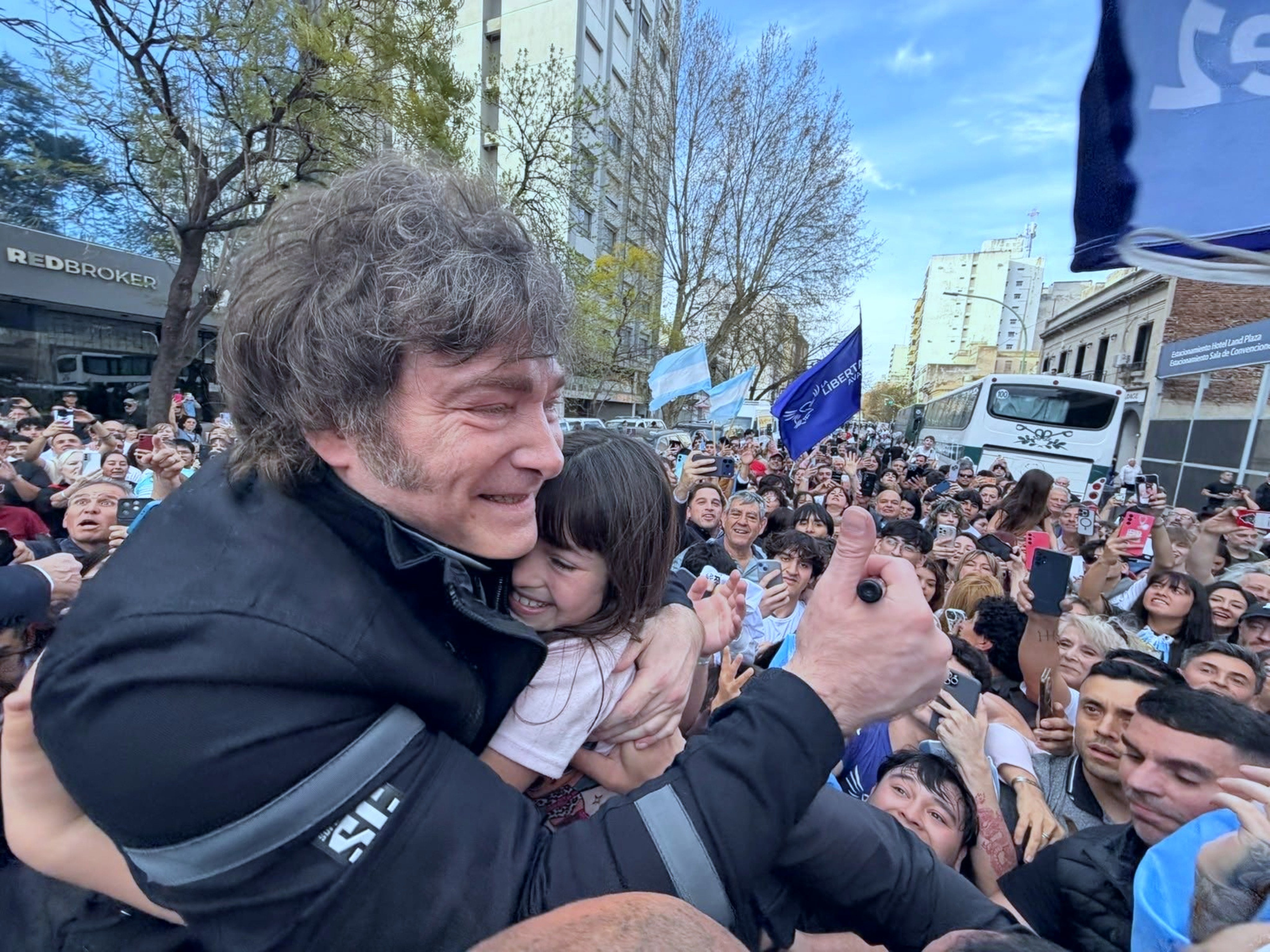 Milei, en Bahía Blanca: una imagen que subió el funcionario Santiago Oría
