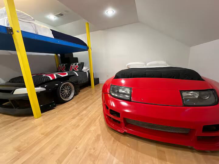 Las habitaciones están decoradas de manera temática