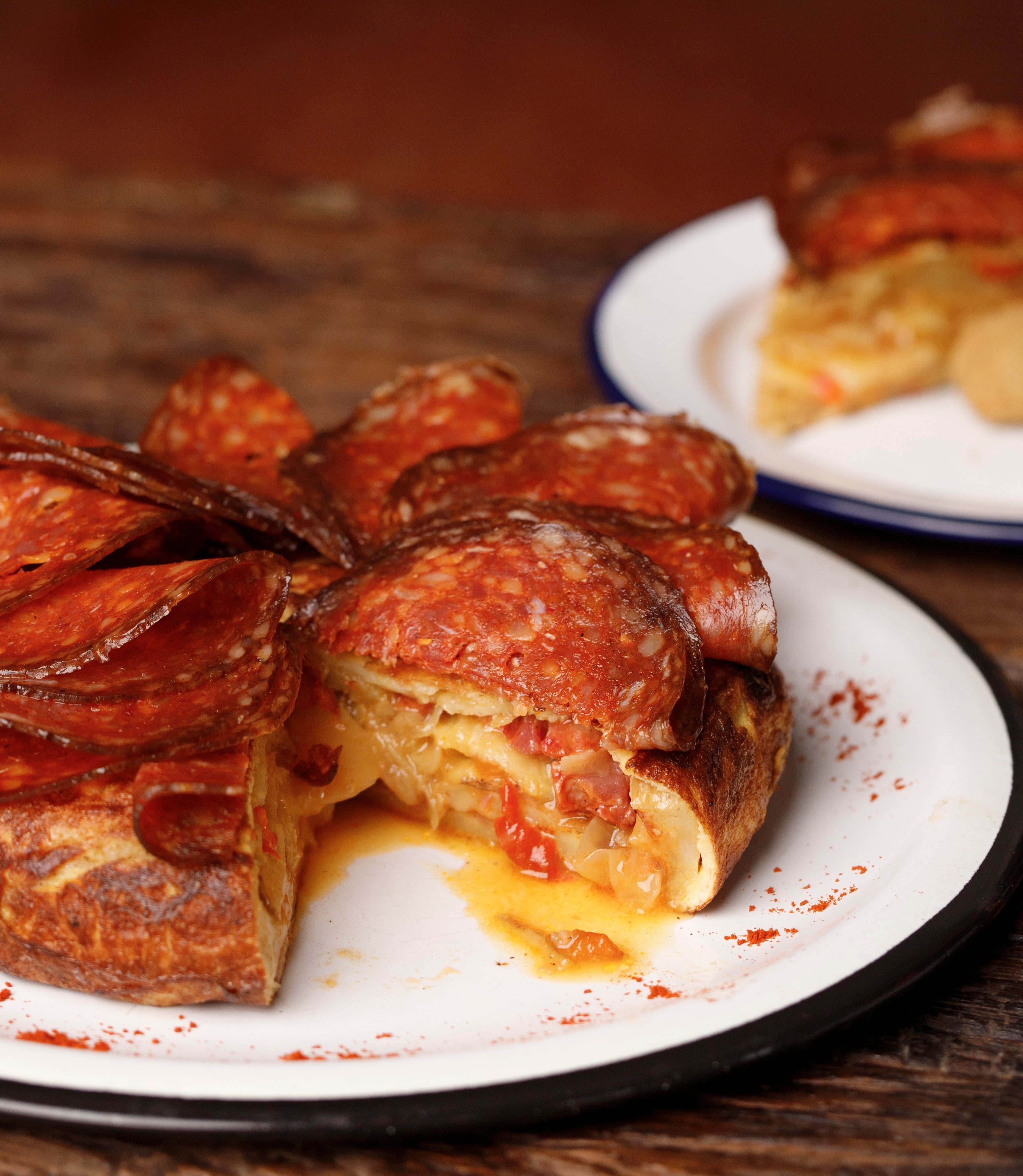 “Lo que más piden es babé y punto medio; muy pocas veces la piden cocidas y a nosotros tampoco nos gusta así, pero si alguien lo solicita, lo podemos negociar”, dice Leo Leyell, chef de Bilbao