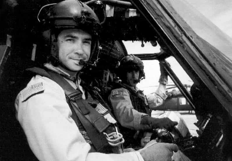 Antes de la batalla de Mogadiscio, Durant ya había volado misiones de evacuación médica y enseñado a otros aviadores a pilotar helicópteros