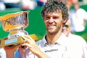 La primera final entre argentinos y brasileños se la ganó Gustavo Kuerten a José Acasuso, en 2001