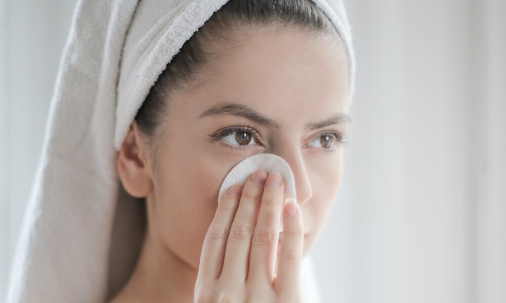 El método con el que te desmaquillás influye en las condiciones que amanece tu piel al día siguiente