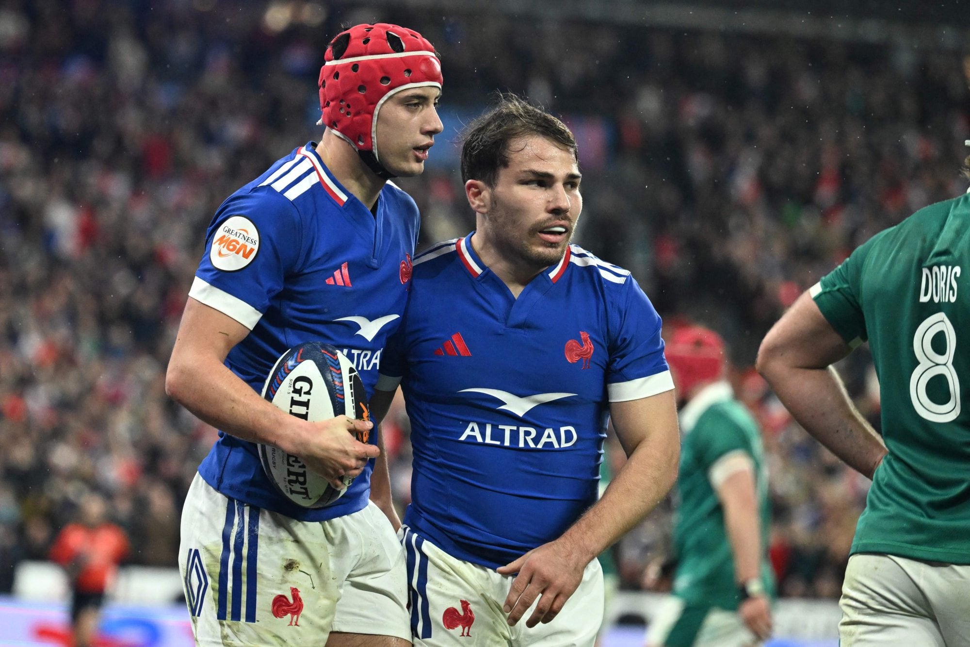 Louis Bielle-Biarrey y Antoine Dupont son dos estrellas de Francia, que es amplio favorito en su choque con Italia en Lille por el Seis Naciones.