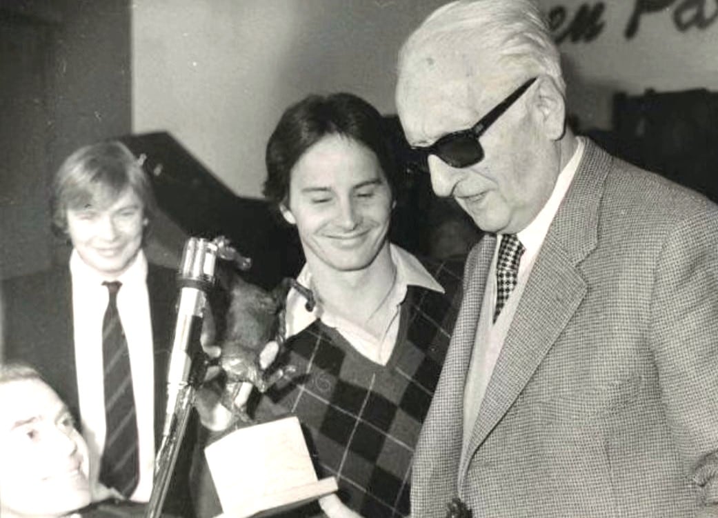 Gilles Villeneuve con Enzo Ferrari, que se encandiló con el canadiense y lo contrató de inmediato