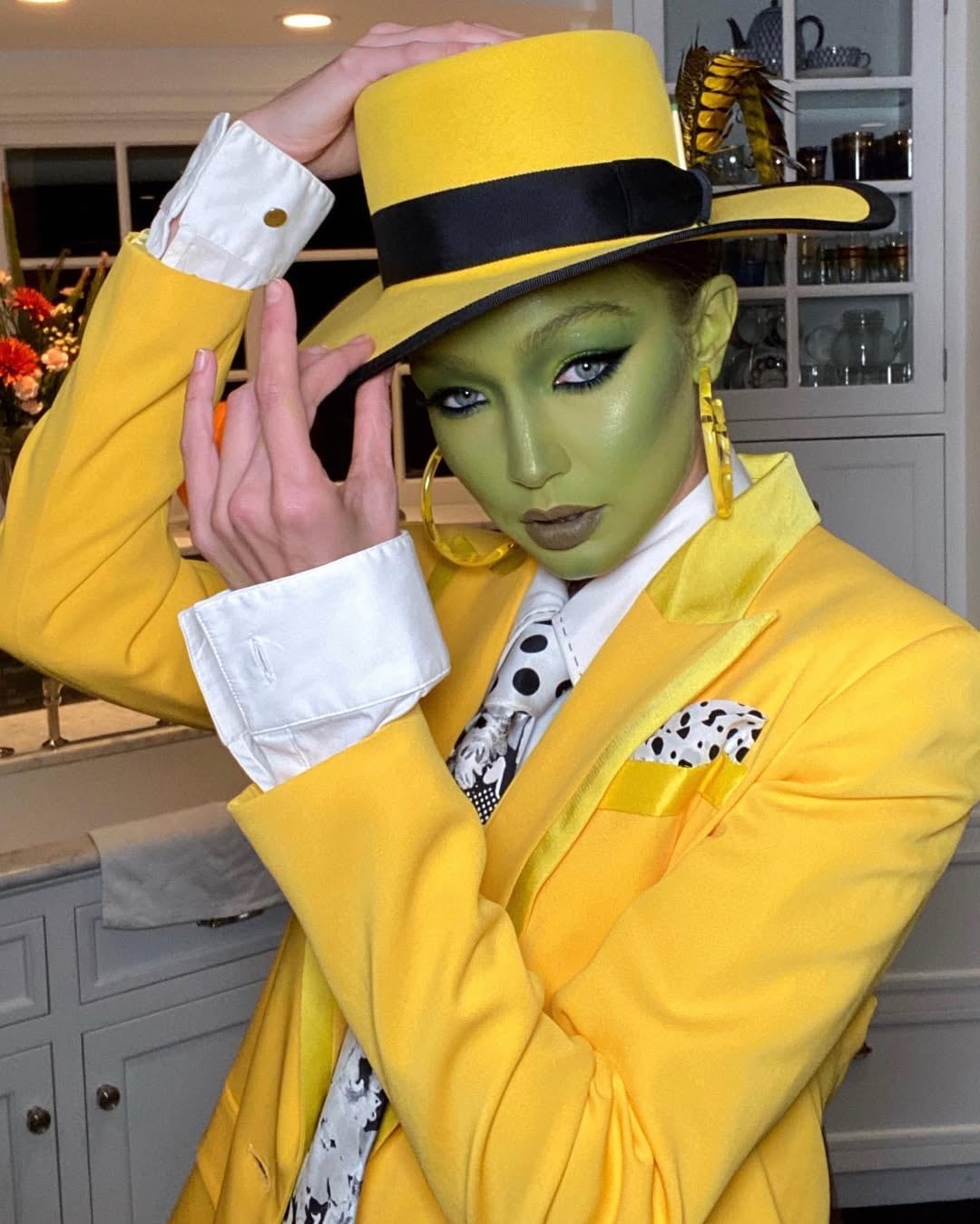 Halloween 2025: los diez disfraces icónicos de celebridades que dieron de qué hablar 10 Gigi Haid encarnó el personaje de Jim Carrey en La Máscara