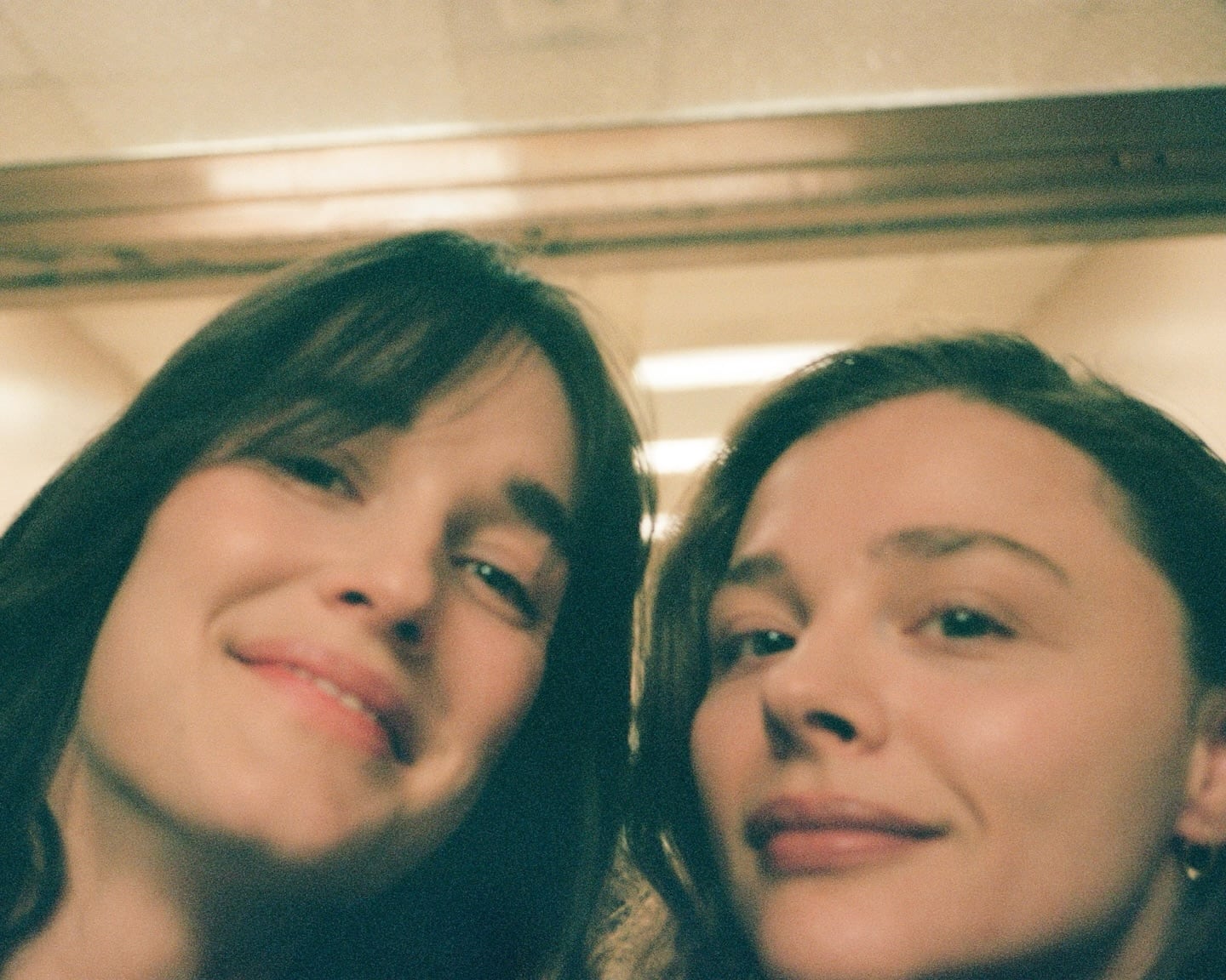 Chloë y Kate comenzaron a salir oficialmente a finales de 2018