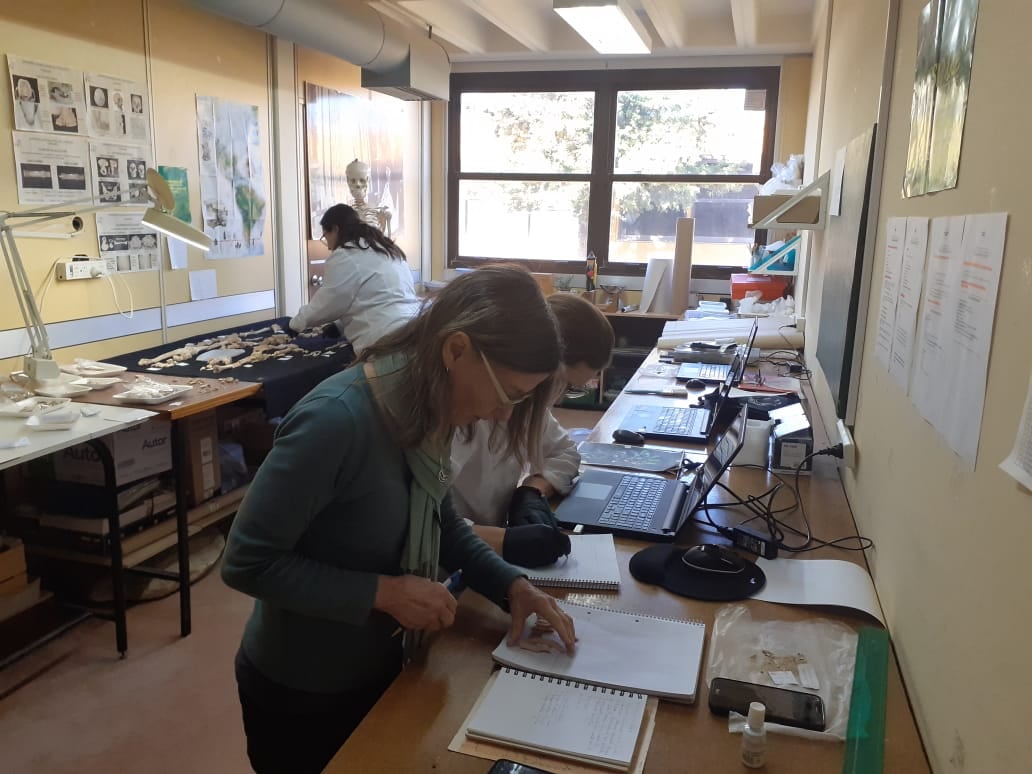 El equipo que estuvo al frente del hallazgo está conformado Julieta Gómez Otero, Ariadna Svoboda, Anahí Banegas, Ana Gabriela Millán y Hernán Ariel Marani