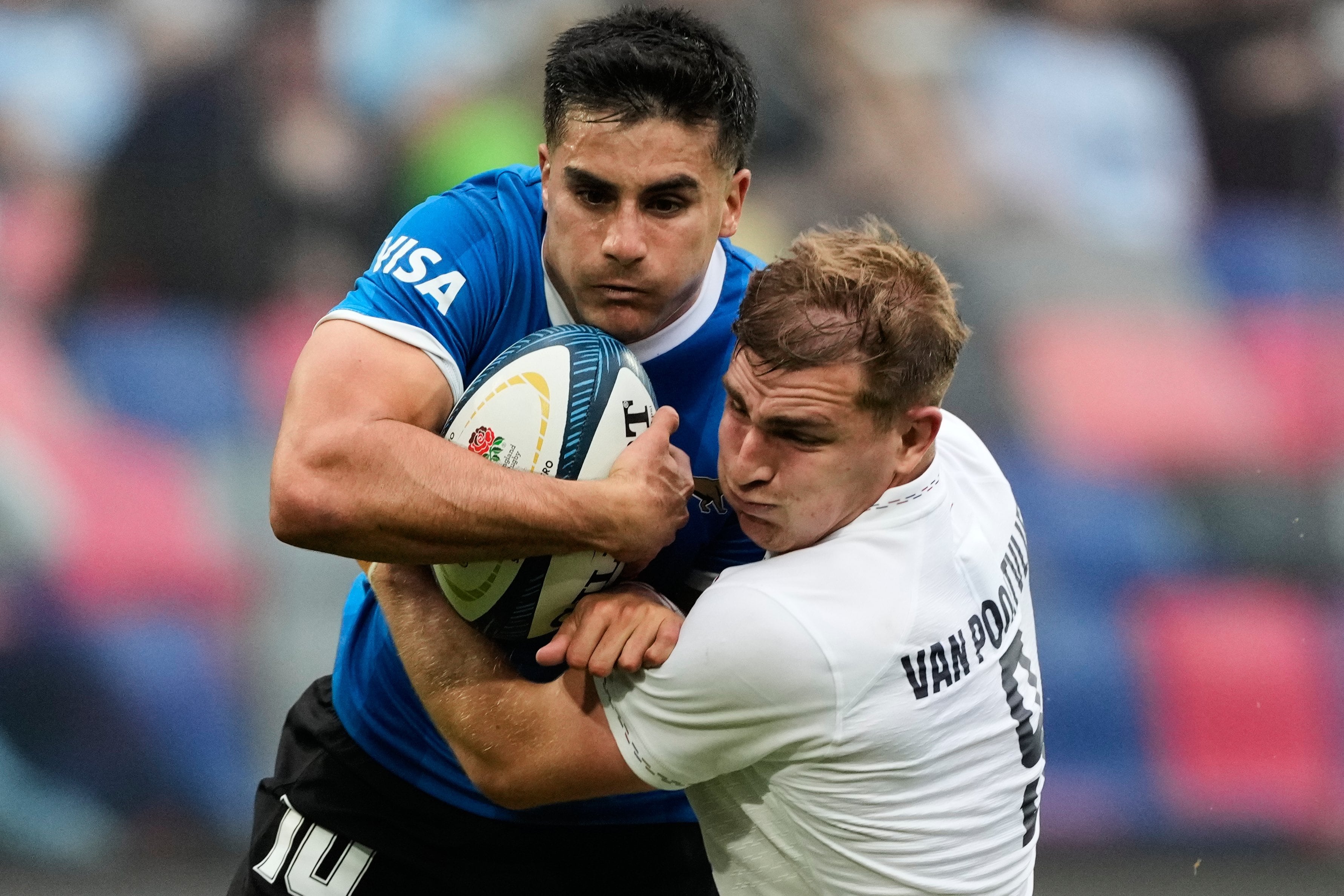 Tomás Albornoz, el apertura del equipo, tuvo el beneficio que muchos querrían y se quedó con la número 10 de esta edición especial de Le Coq Sportif de los Pumas
