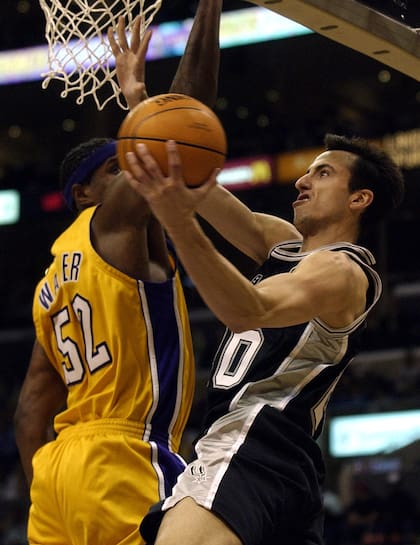 Manu Ginóbili cumple 1000 partidos en la NBA: ¿cómo fue su debut hace 12 años? - LA NACION