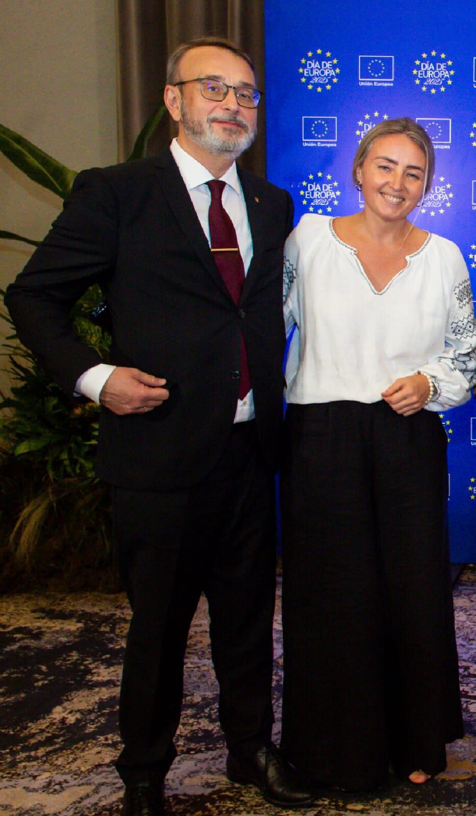 El embajador de Ucrania, Yurii Klymenko, y su esposa, Zoia Klymenko