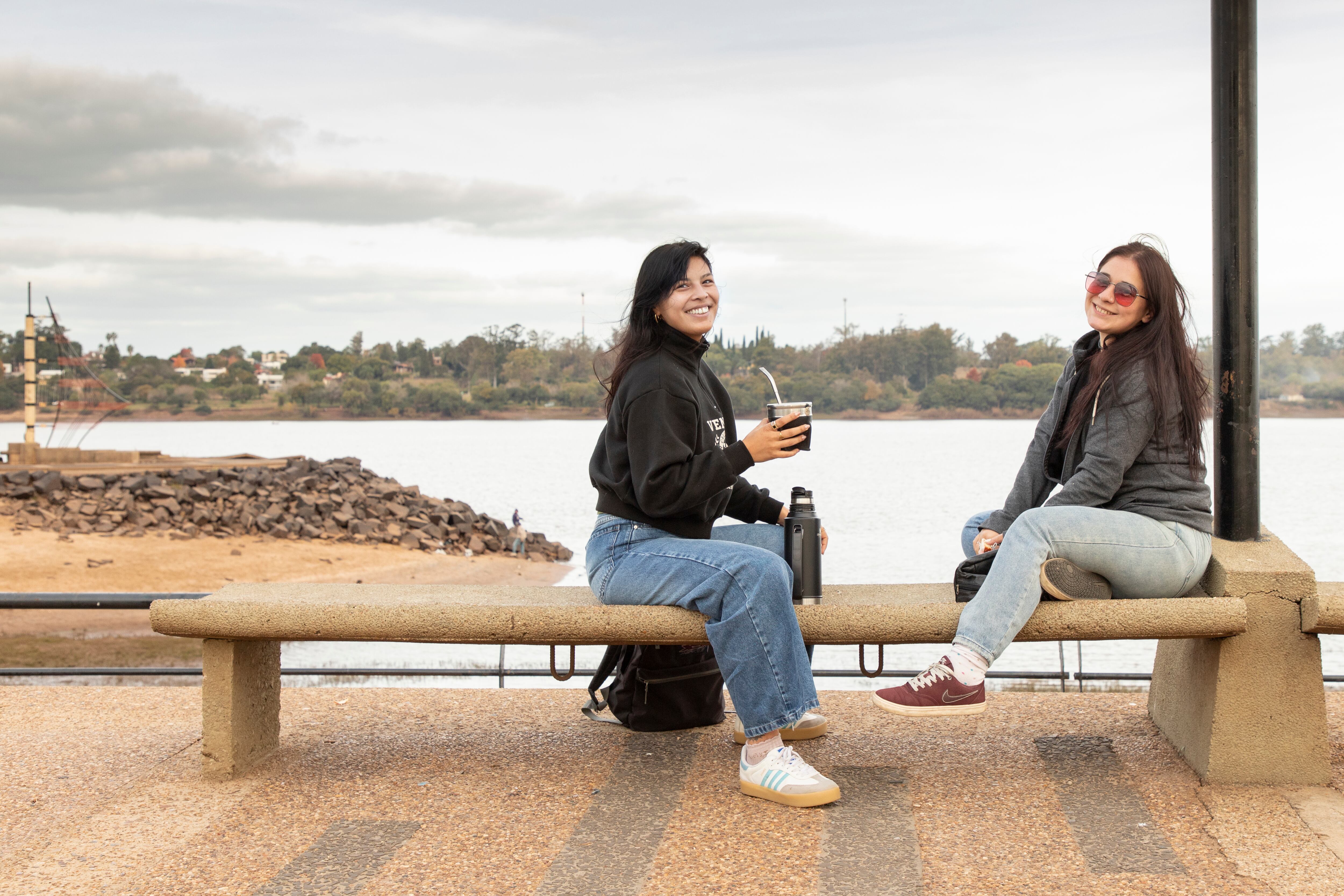 La costanera, un clásico para encontrarse y compartir un mate.