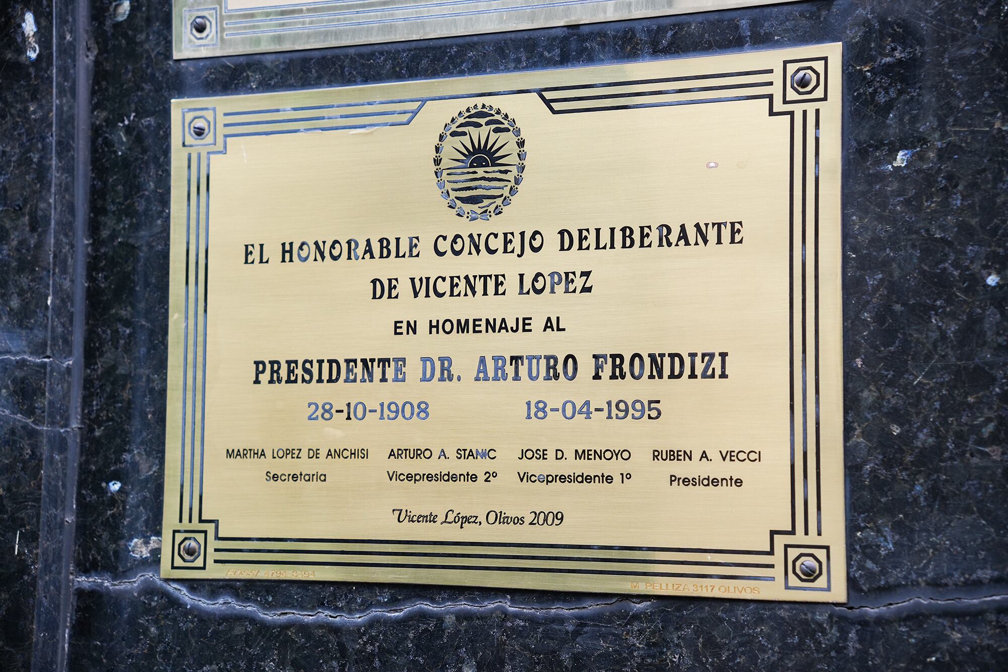 Los restos del expresidente Arturo Frondizi descansan en el Cementerio de Olivos