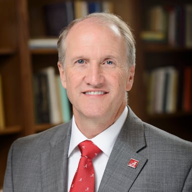 Stuart Bell fue recomendado unánimemente como único finalista para la presidencia de la Universidad de Florida