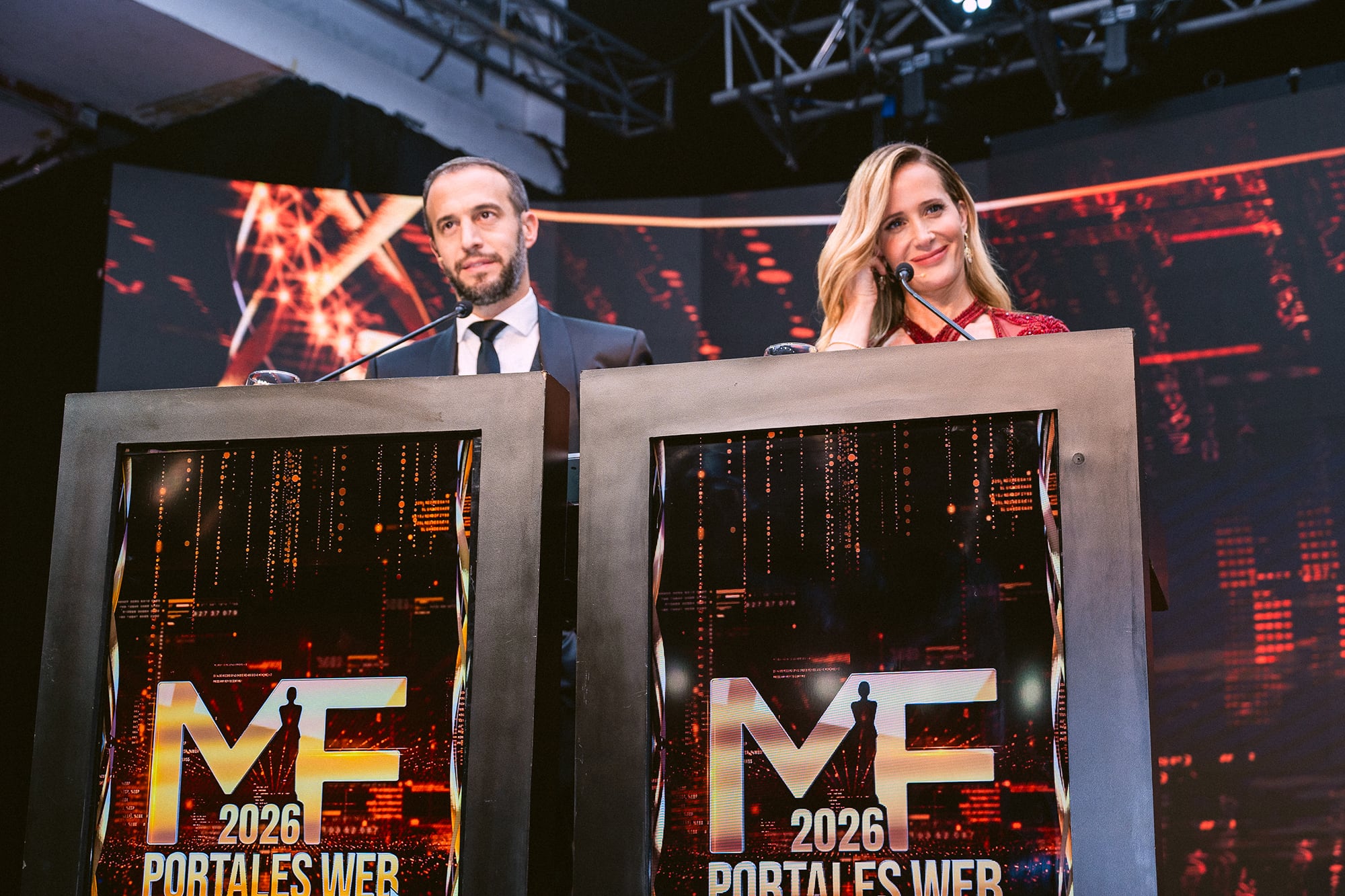 Julieta Prandi y Nacho Girón, los conductores de la ceremonia