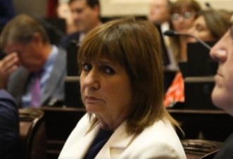 El curioso video de Patricia Bullrich para responder a las críticas con un tema popularizado por Tita Merello