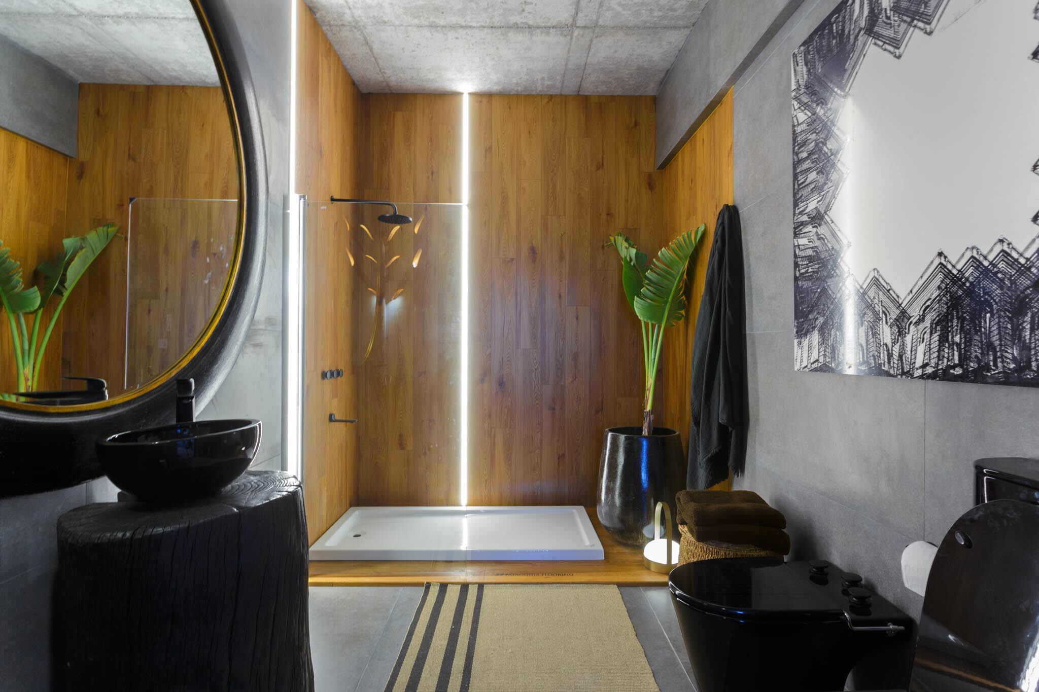 Duchas al ras del piso: ideas para un baño más cómodo, luminoso y fácil de limpiar.