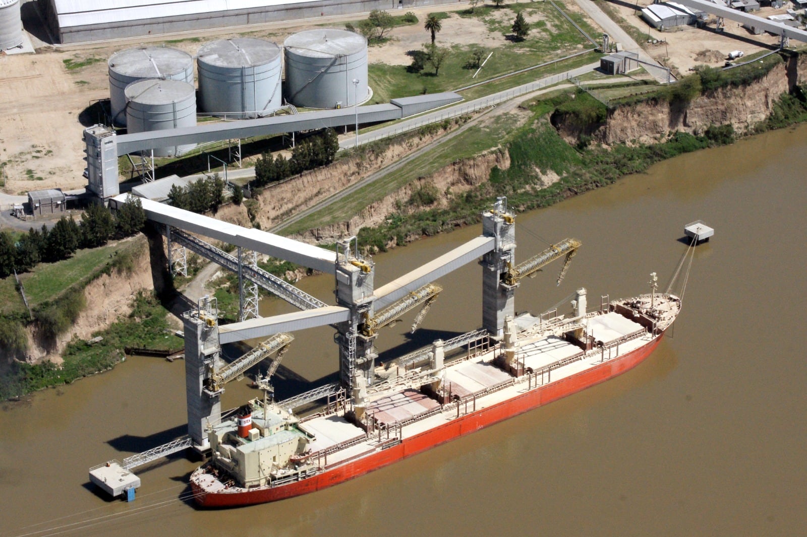 El gasto de capital, alcanzó los US$0,4 mil millones, contra US$0,5 mil millones en el mismo período de 2025