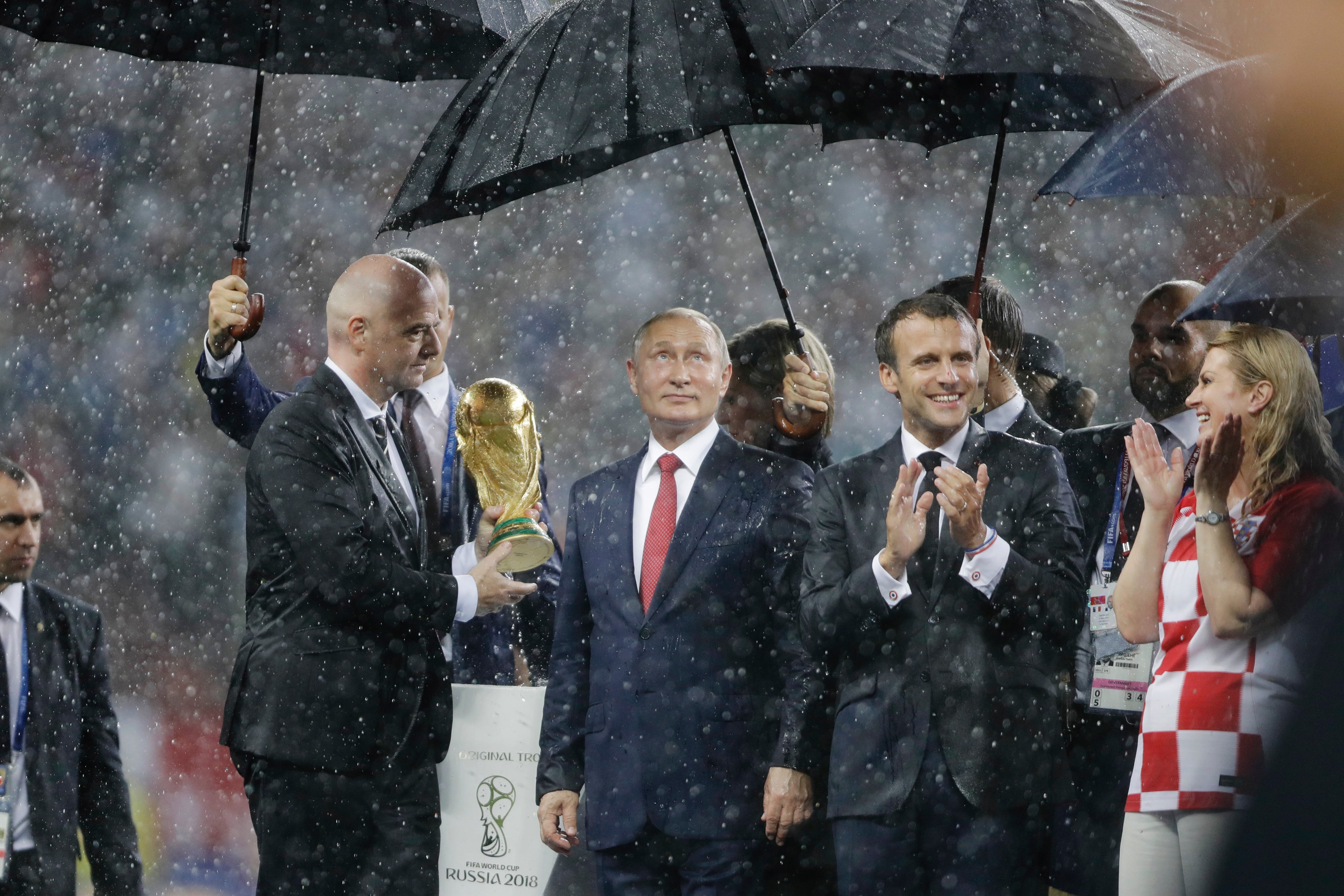 La premiación del Mundial de Rusia 2018, bajo la lluvia