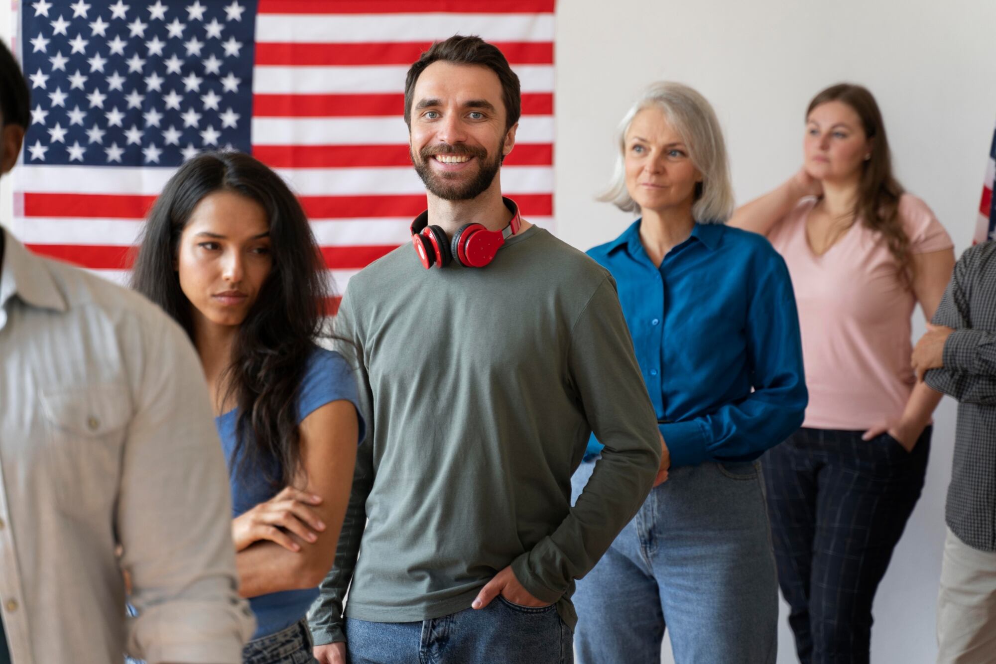 La ley de inmigración estadounidense ofrece a los extranjeros diversas maneras de obtener la residencia permanente mediante el empleo en Estados Unidos