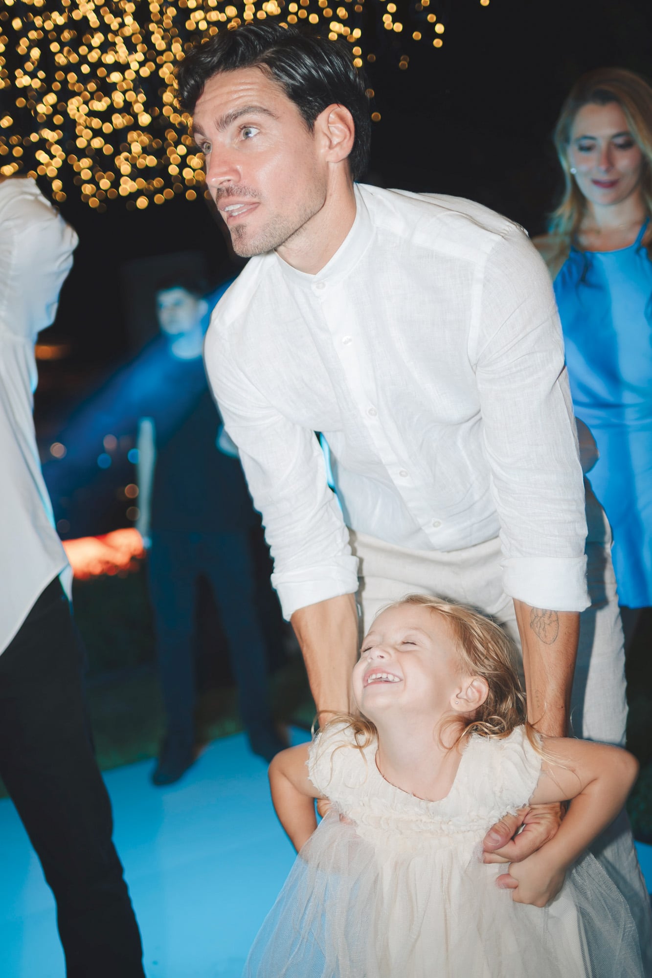 Vita, la hija de 3 años de Cale y Nico, fue una de las protagonistas: acompañó a sus padres hasta casi el fin de la fiesta