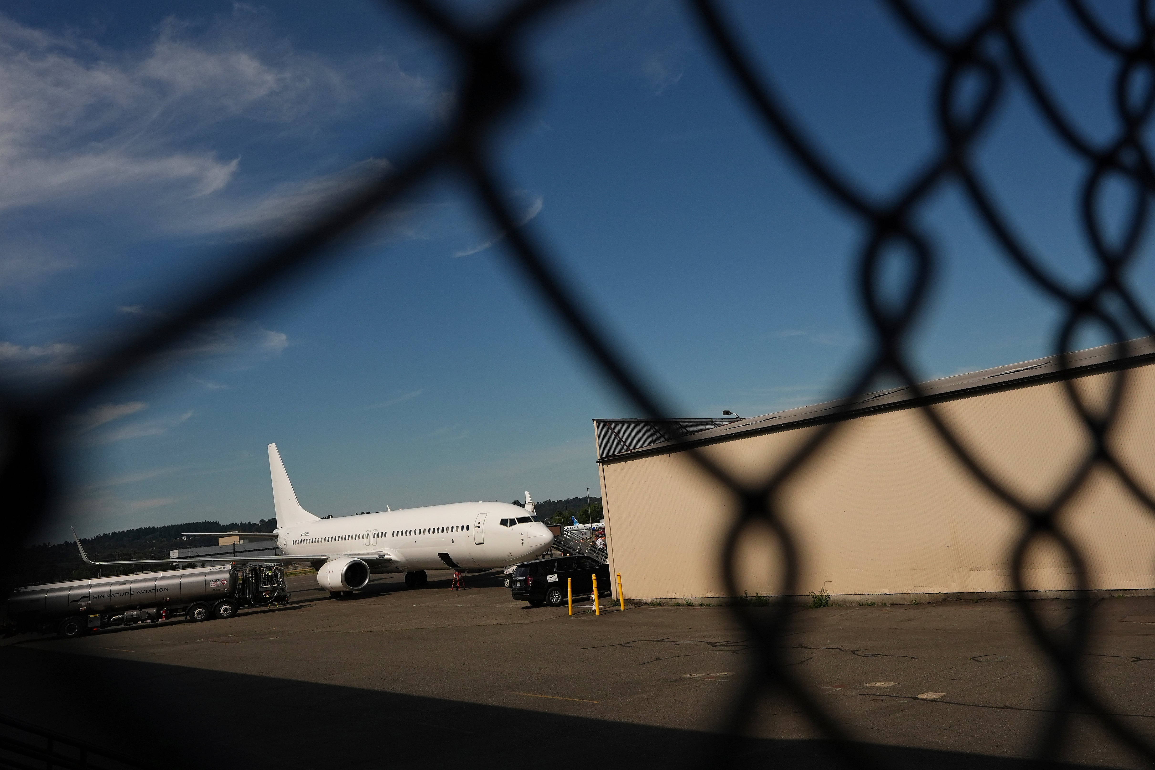 Además de ICE Air Operations, la División de Expulsión cuenta con otras dos unidades de trabajo dedicadas a la deportación de migrantes