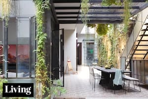 Cómo integrar patios y jardines al interior: aberturas, pisos y diseños para no equivocarse