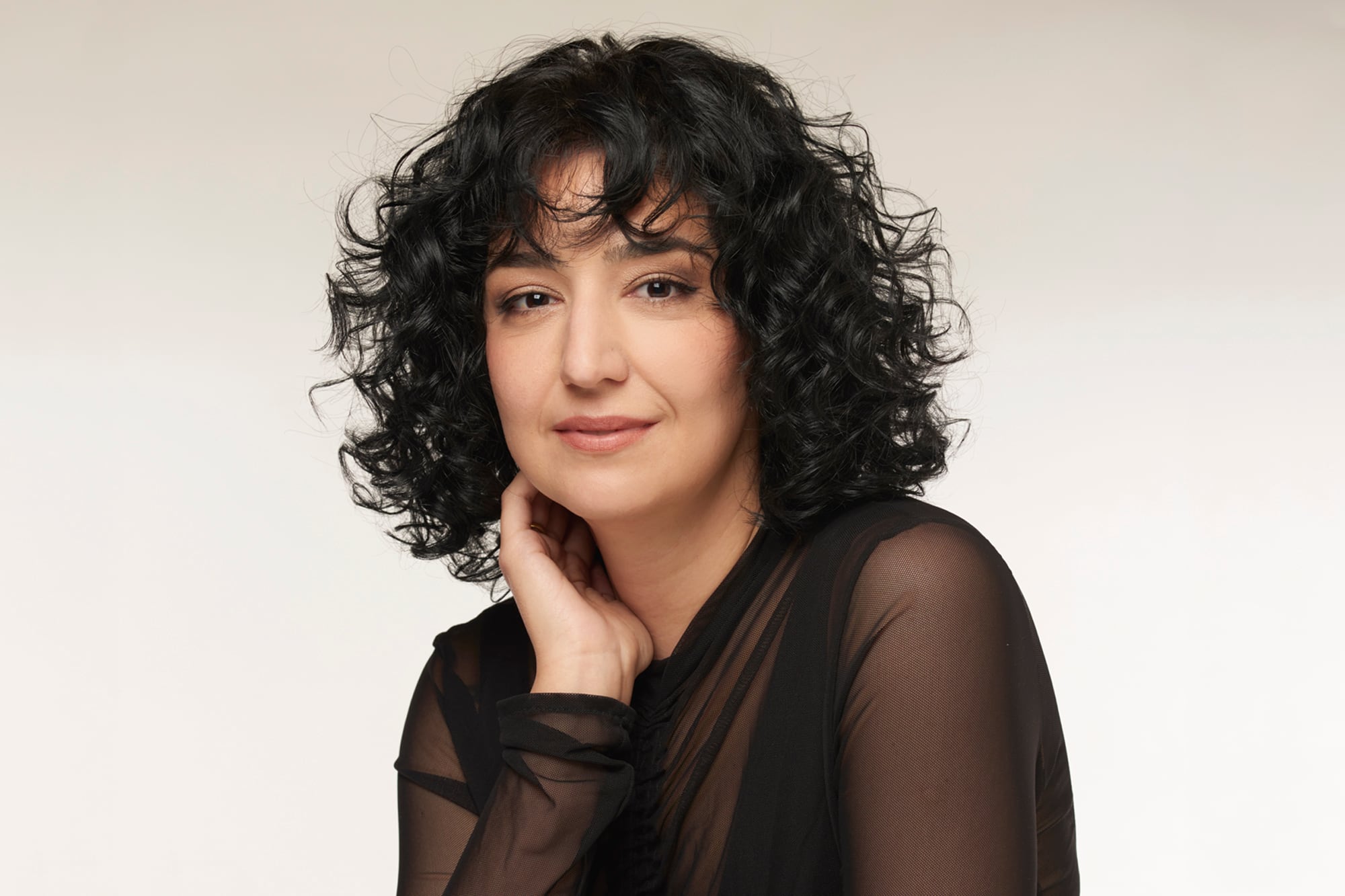 Alaleh Nejafian, psicóloga: "La gente está concentrada en ser querida, pero pone poco de sí para amar"