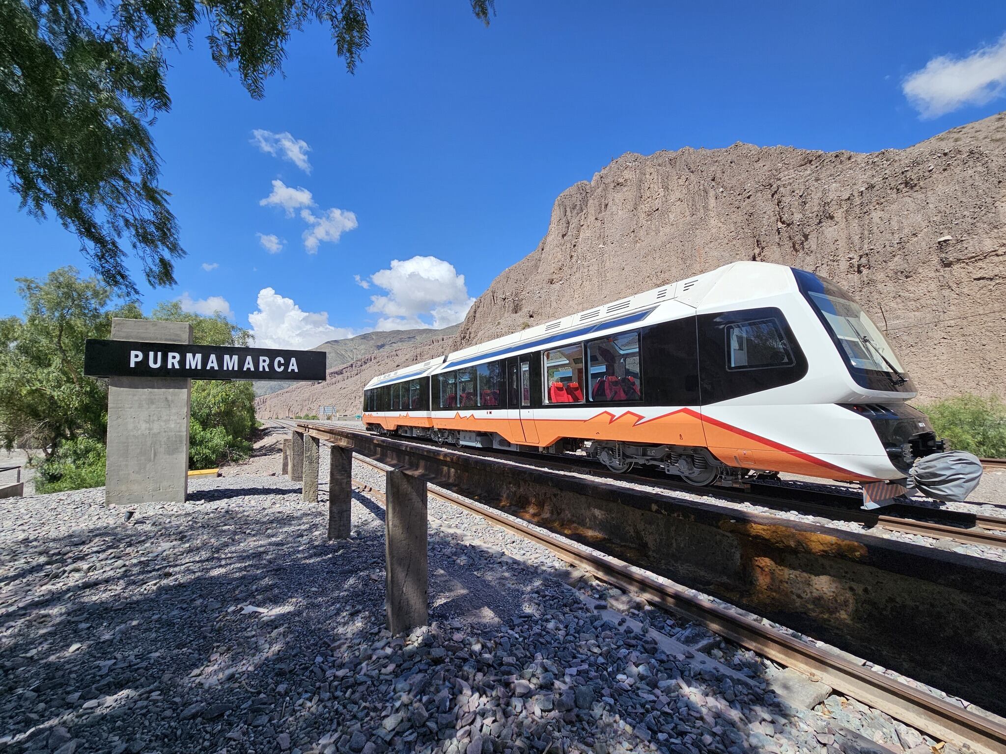 Las principales actividades del Carnaval de Jujuy son en las estaciones del Tren Solar