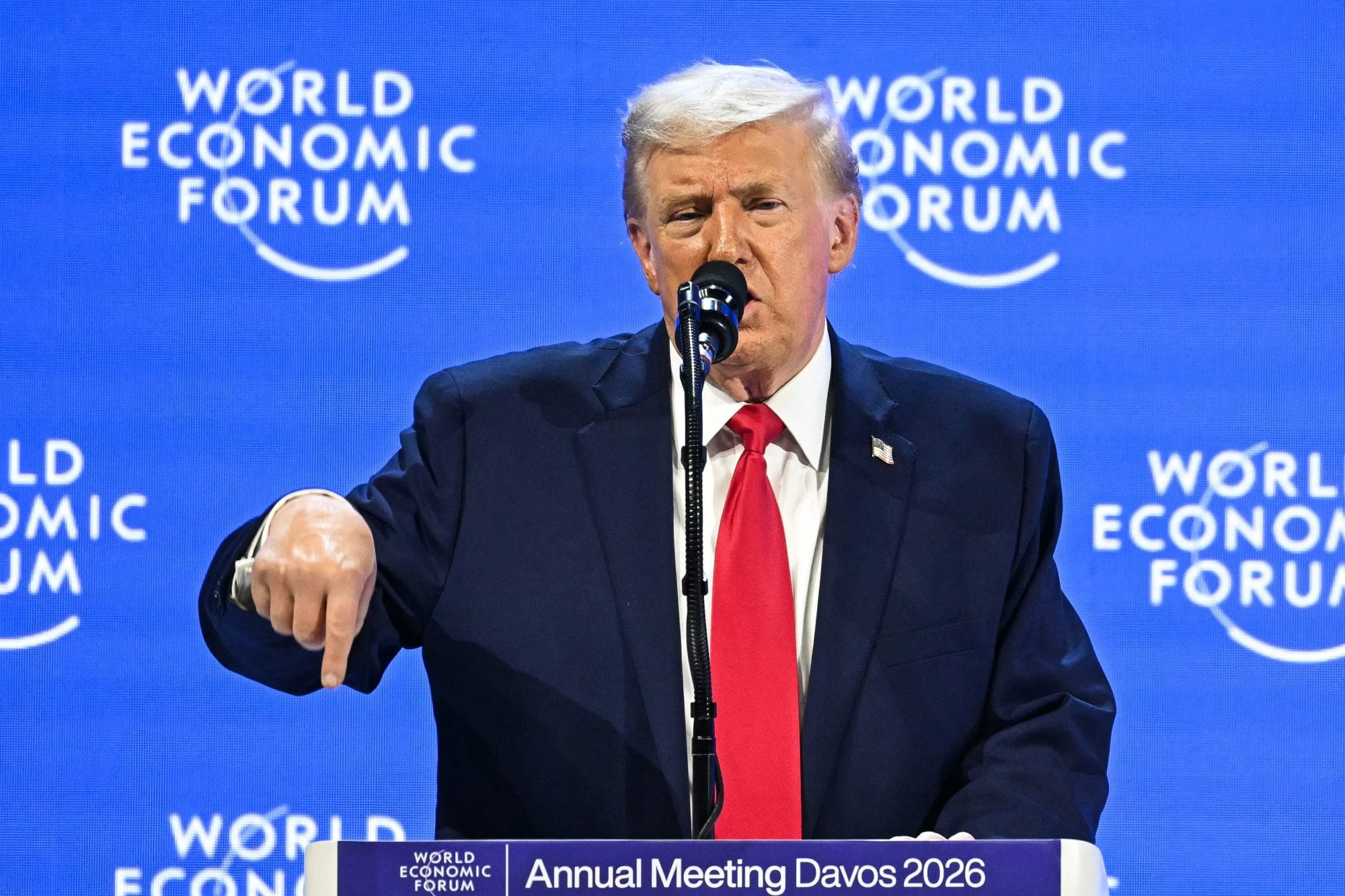 Perlitas, gaffes y chicanas: los momentos más llamativos del discurso de Trump en Davos