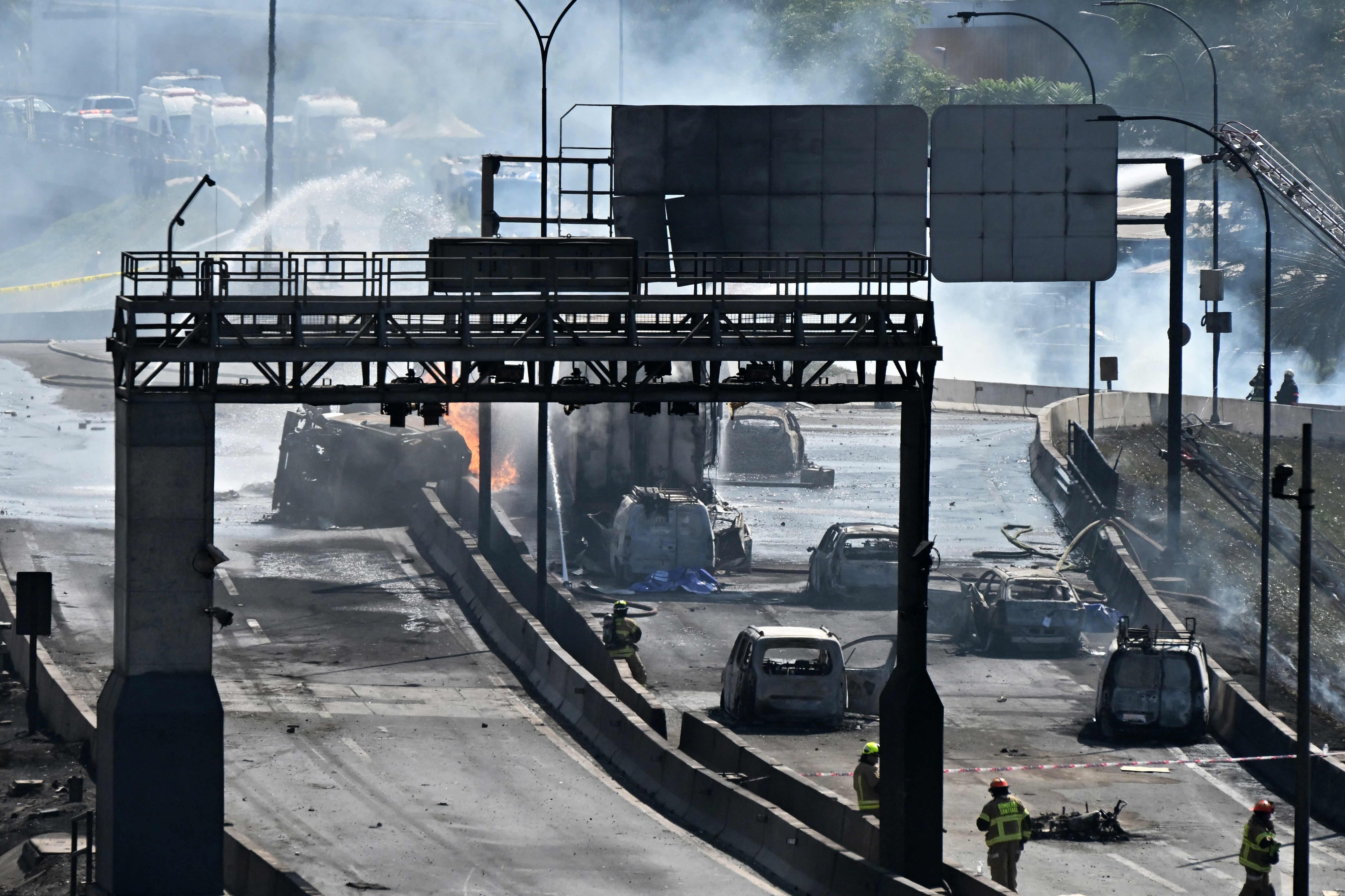 El tránsito completamente paralizado luego de la impactante explosión