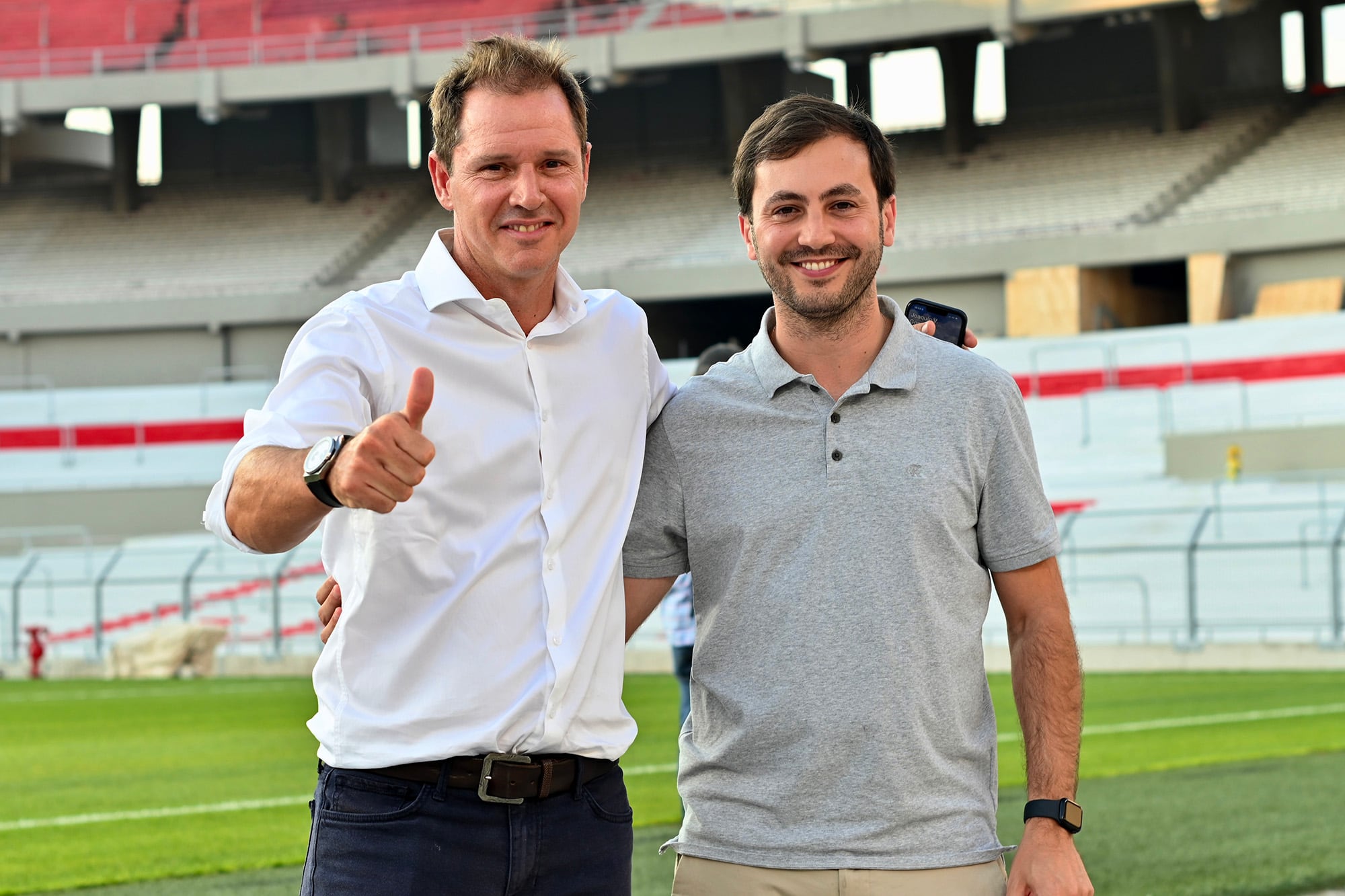 Jorge Brito con Stefano Di Carlo, candidato a presidente por el oficialismo para las elecciones de este año