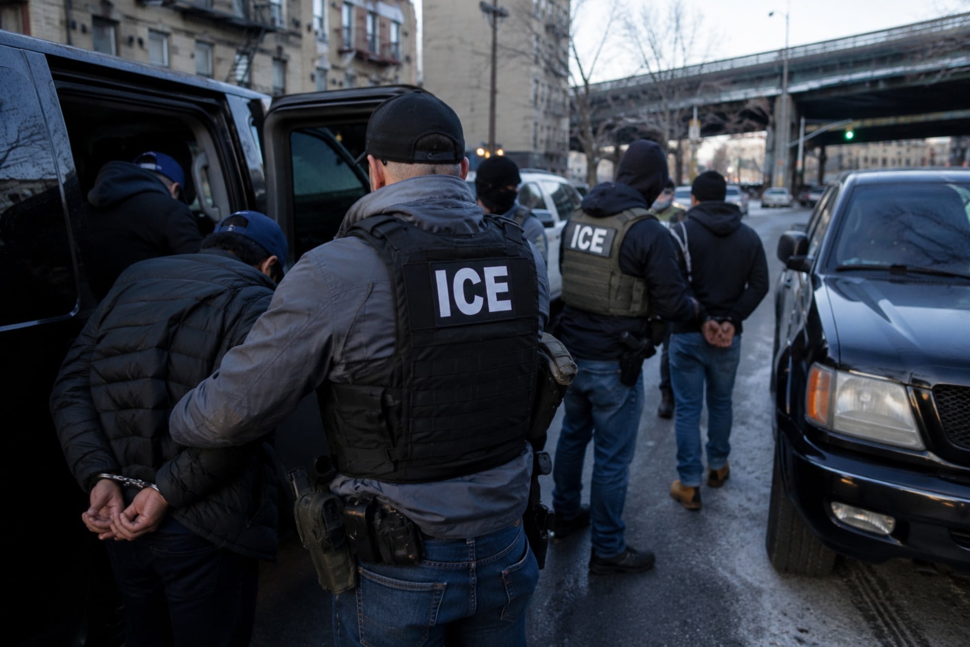 Noticias de California, hoy: confirman presencia del ICE y operativos masivos por el partido de Irán 7 Tras el inicio del Mundial 2026, organizaciones de defensa de inmigrantes de California comenzaron a desplegar campañas informativas ante la llegada del ICE