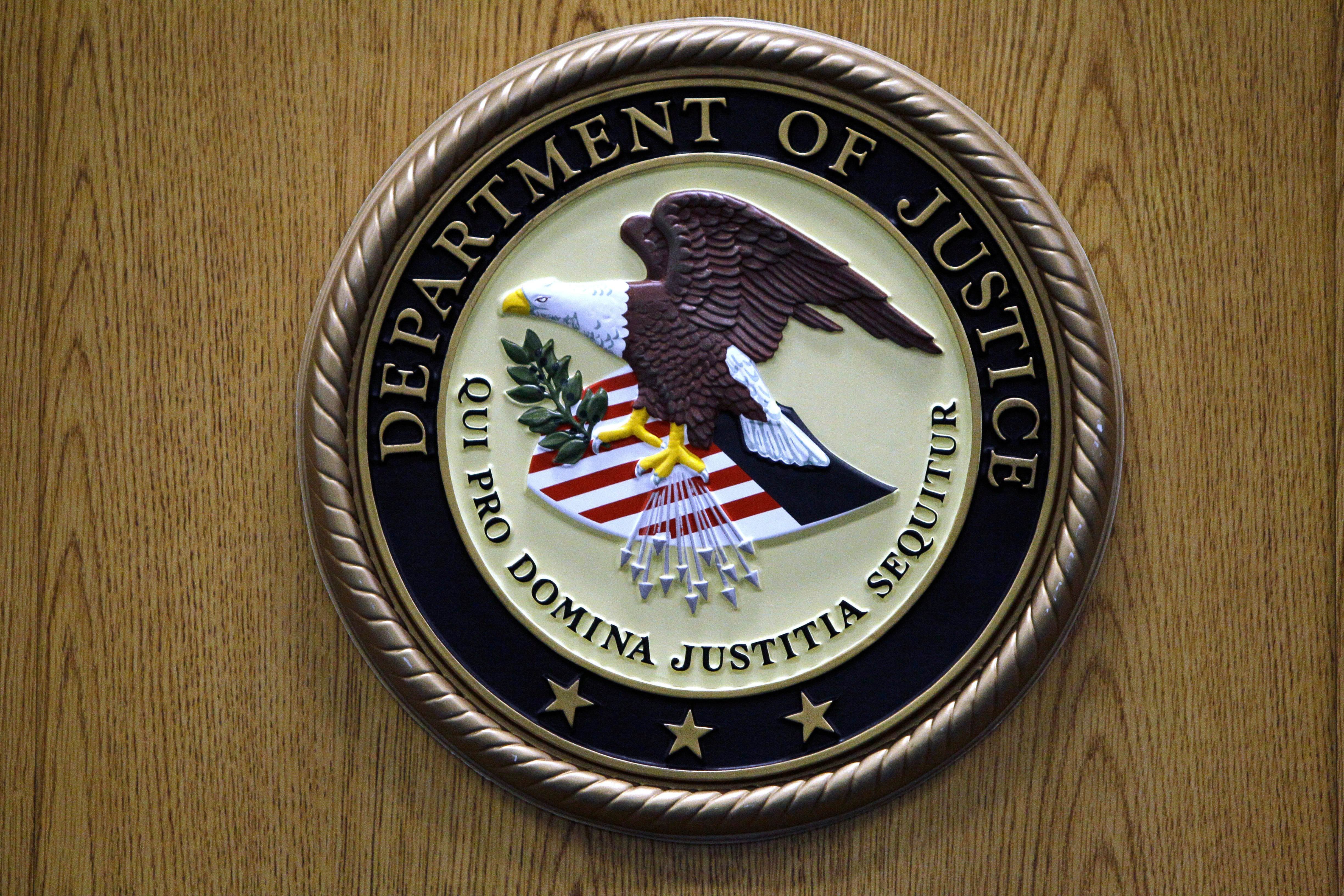 El logo del Departamento de Justicia EE. UU. (AP Foto/Matt Slocum, Archivo)